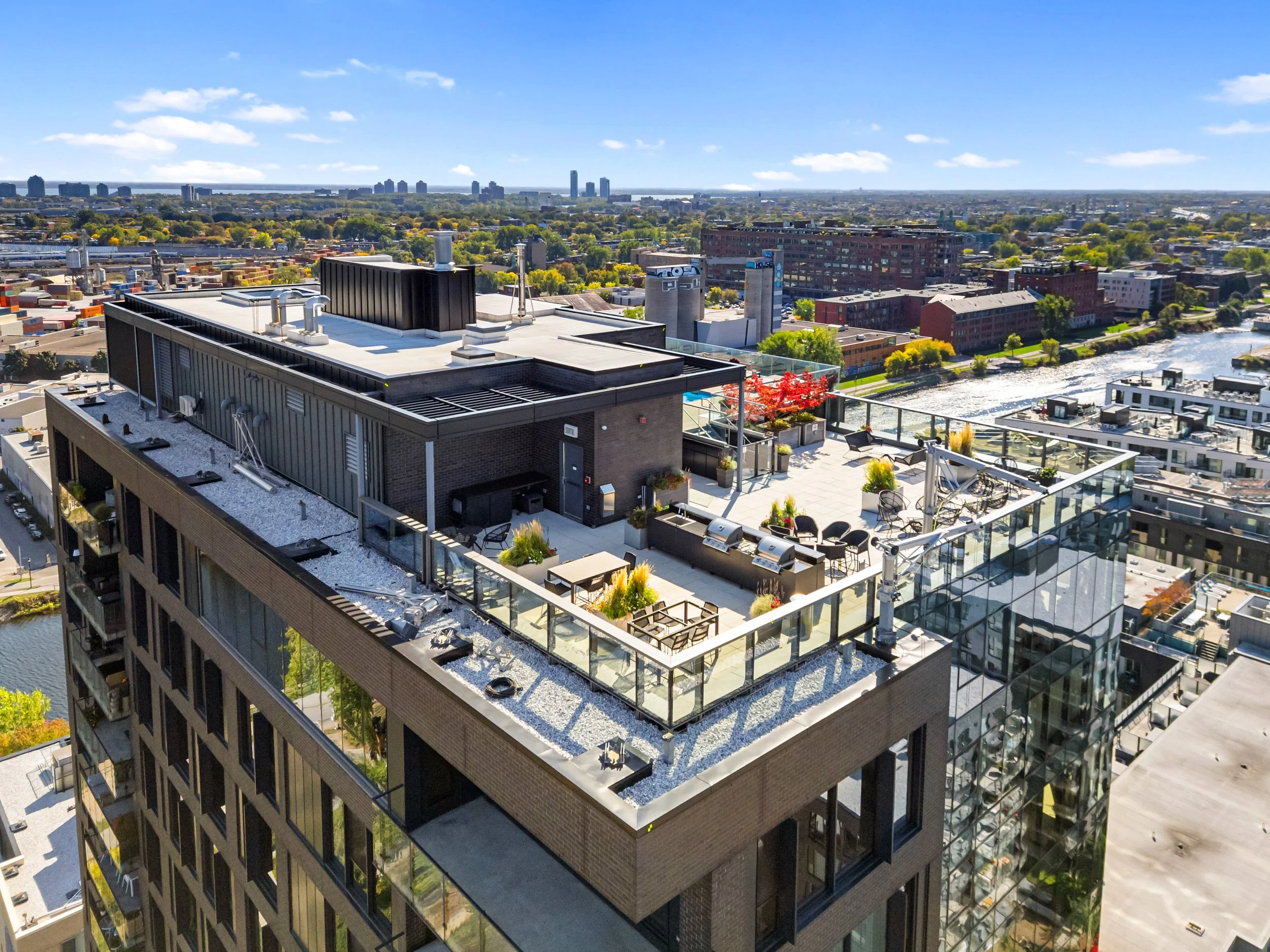 02_1458 Rue des Bassins, Montréal, QC.jpg