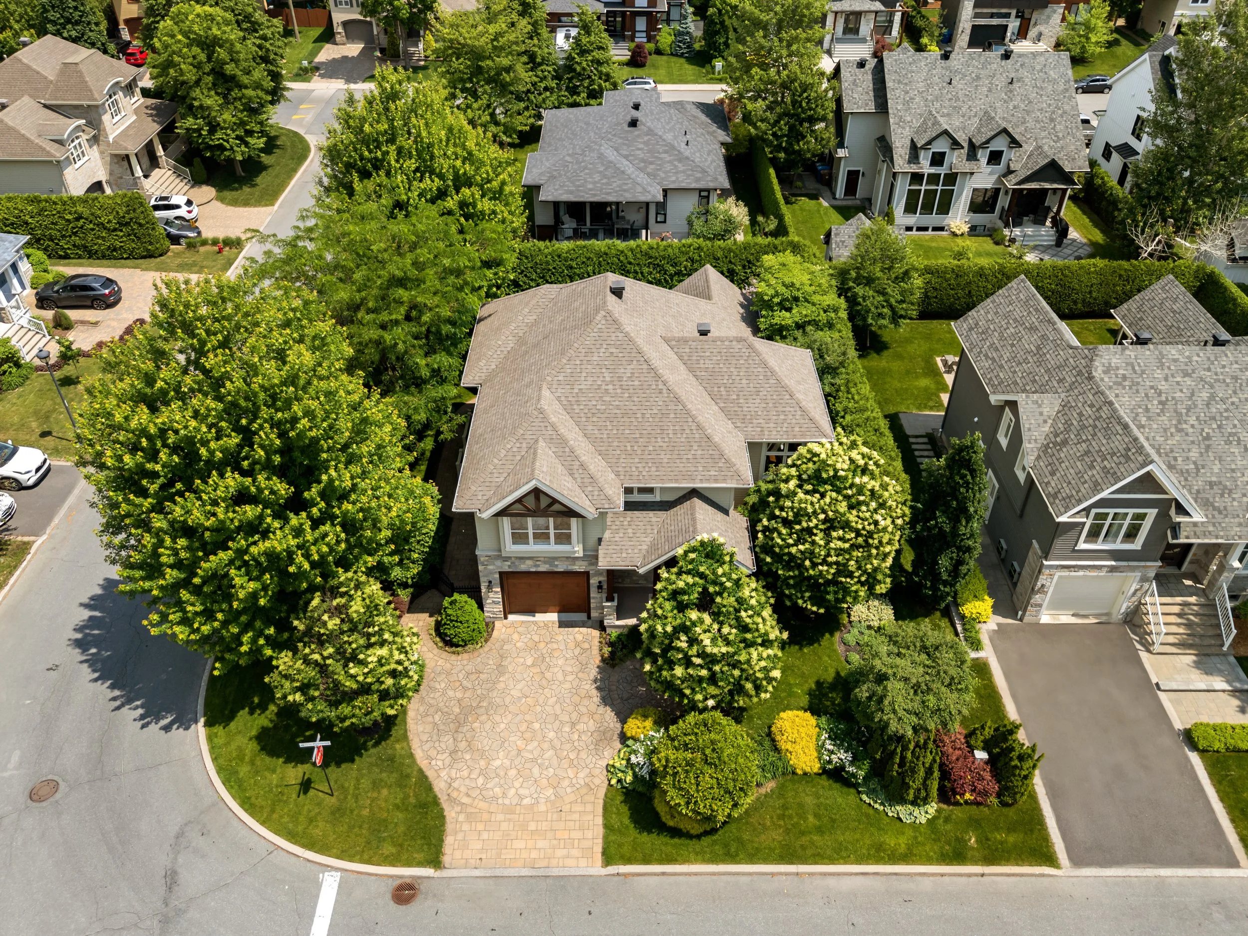 52_723 Rue des Passerins, Mont-Saint-Hilaire, QC.jpg