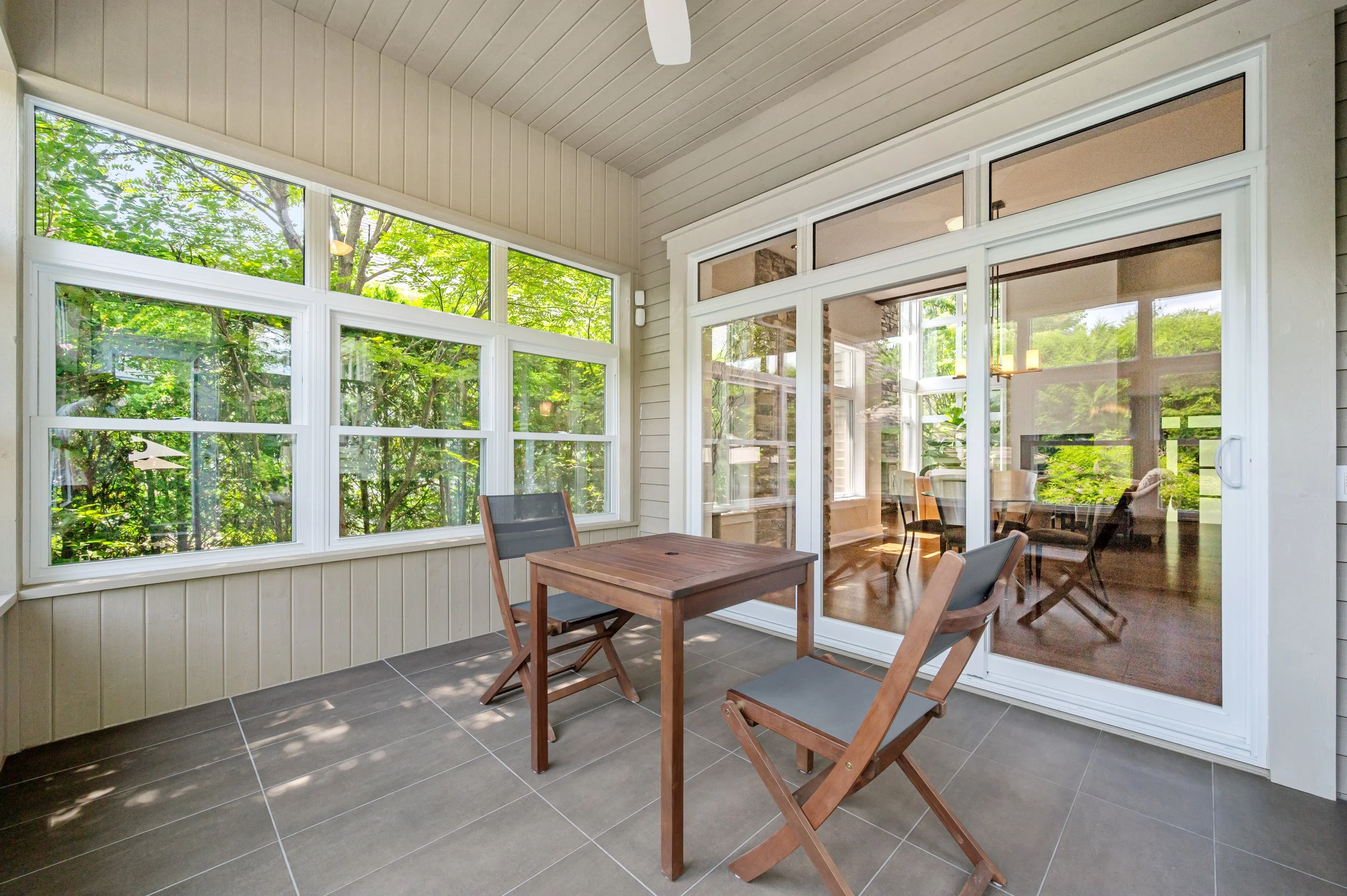 09_723 Rue des Passerins, Mont-Saint-Hilaire, QC.jpg