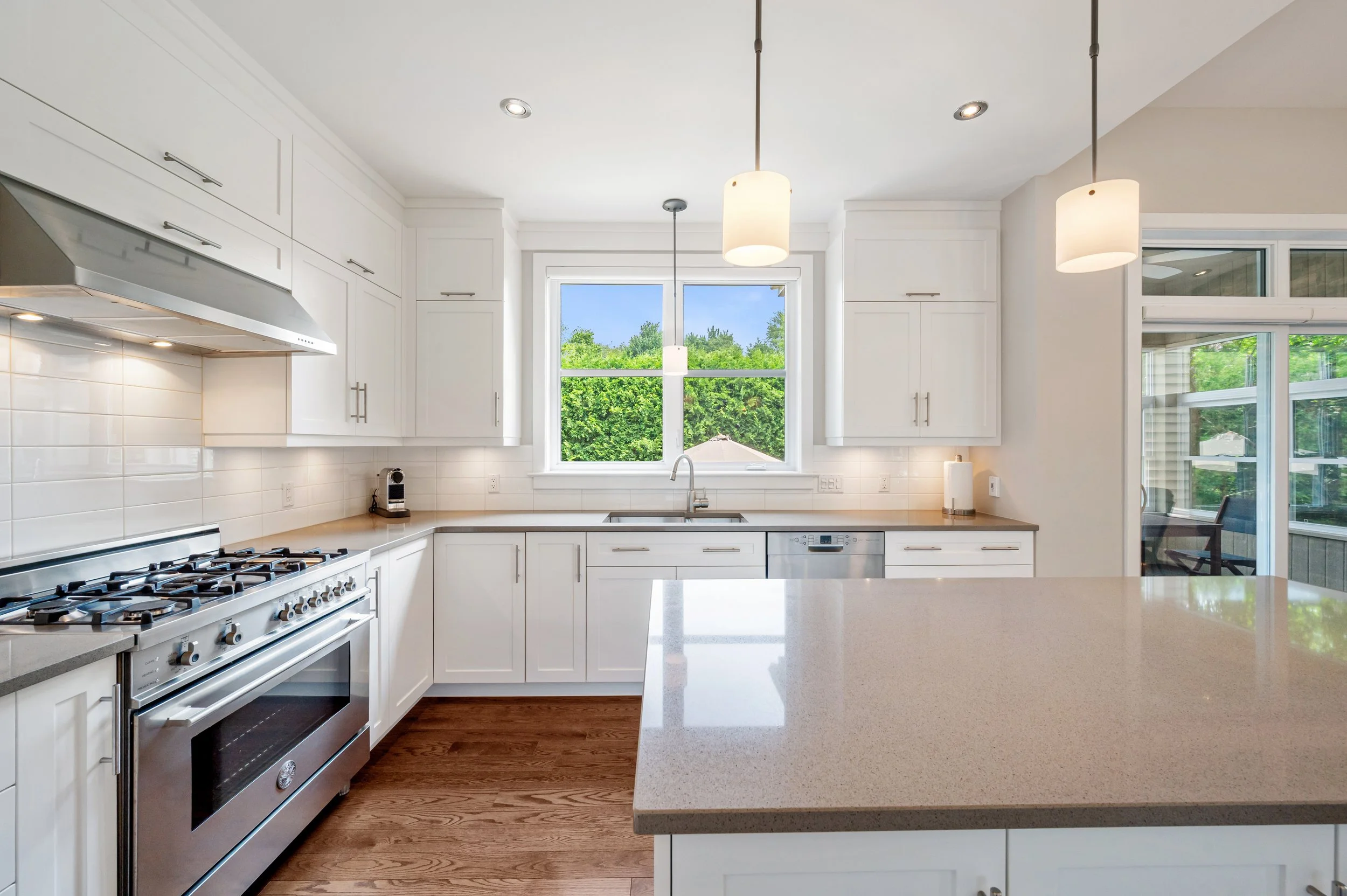 14_723 Rue des Passerins, Mont-Saint-Hilaire, QC.jpg