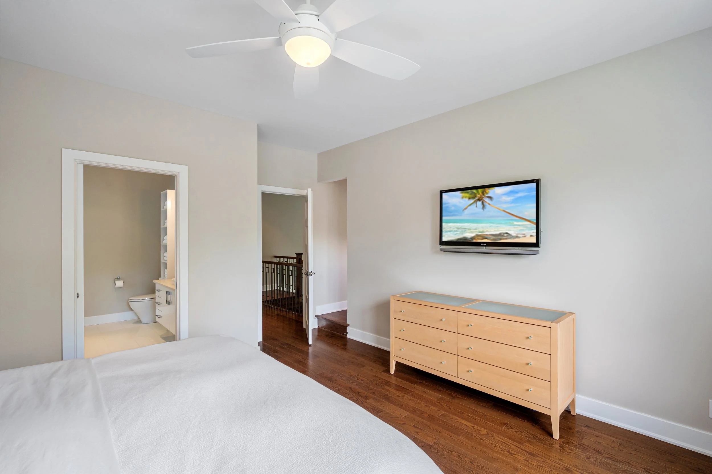 28_723 Rue des Passerins, Mont-Saint-Hilaire, QC.jpg