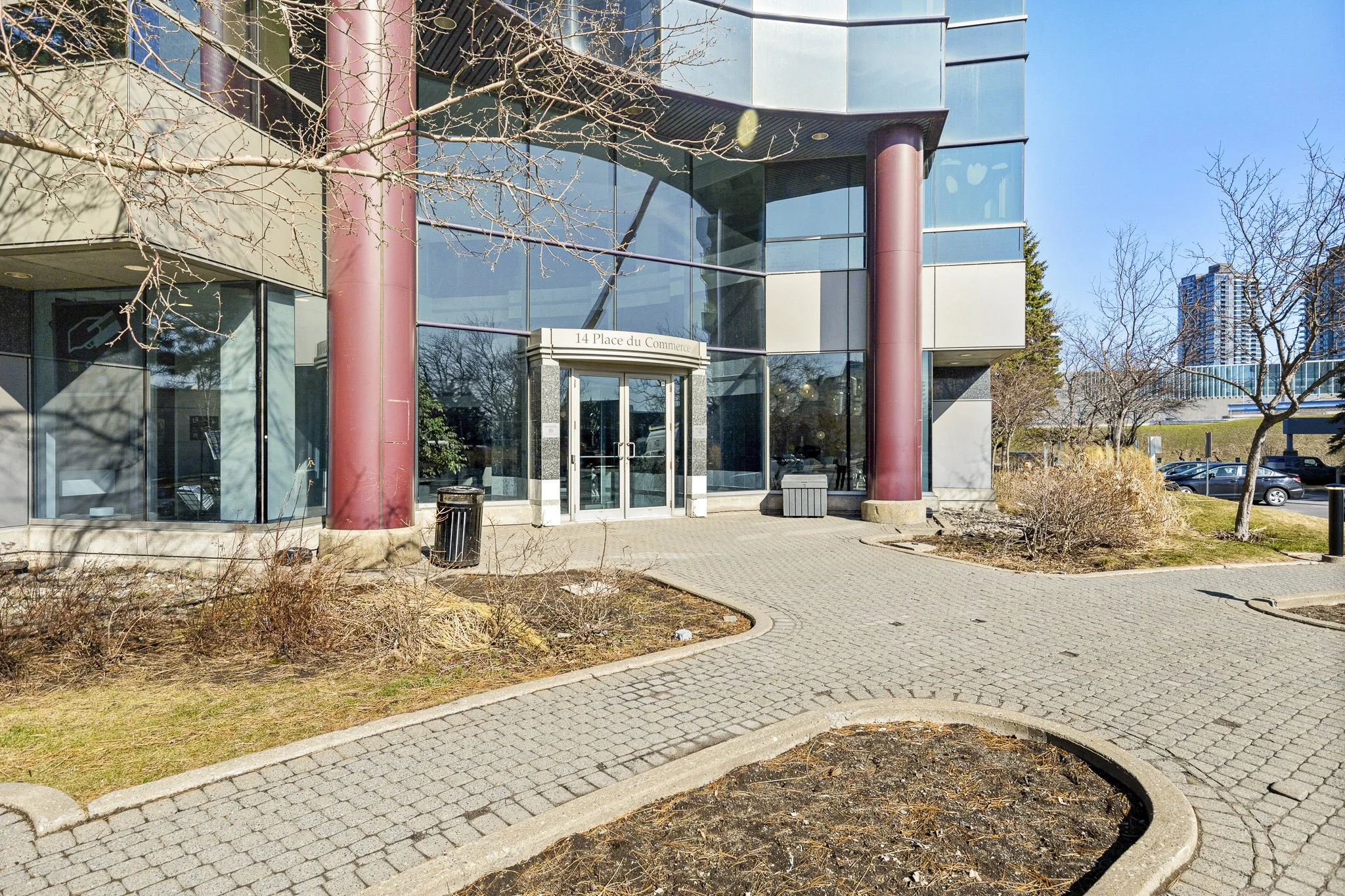 02_14 Pl. du Commerce, Verdun.jpg