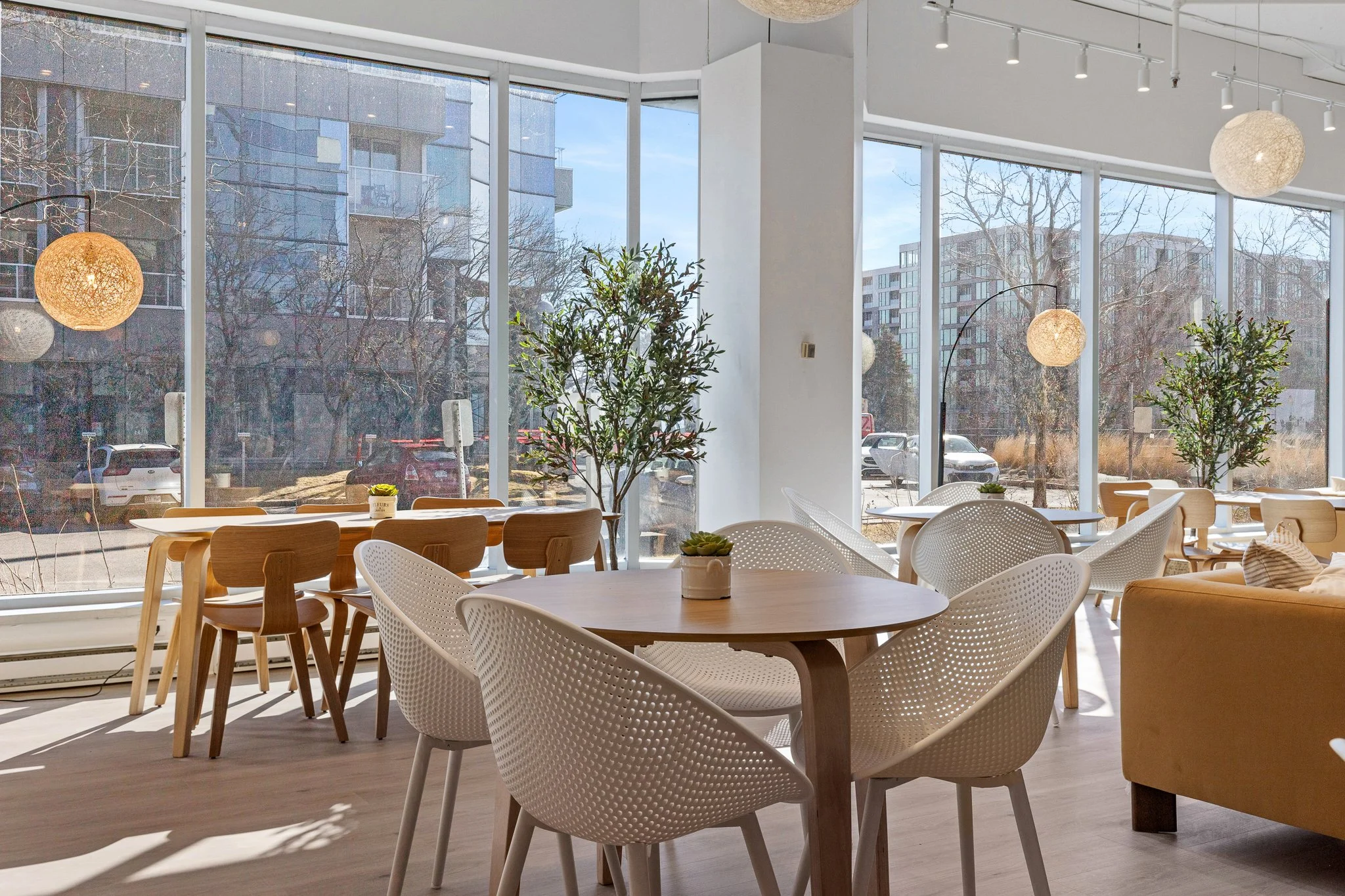 07_14 Pl. du Commerce, Verdun.jpg