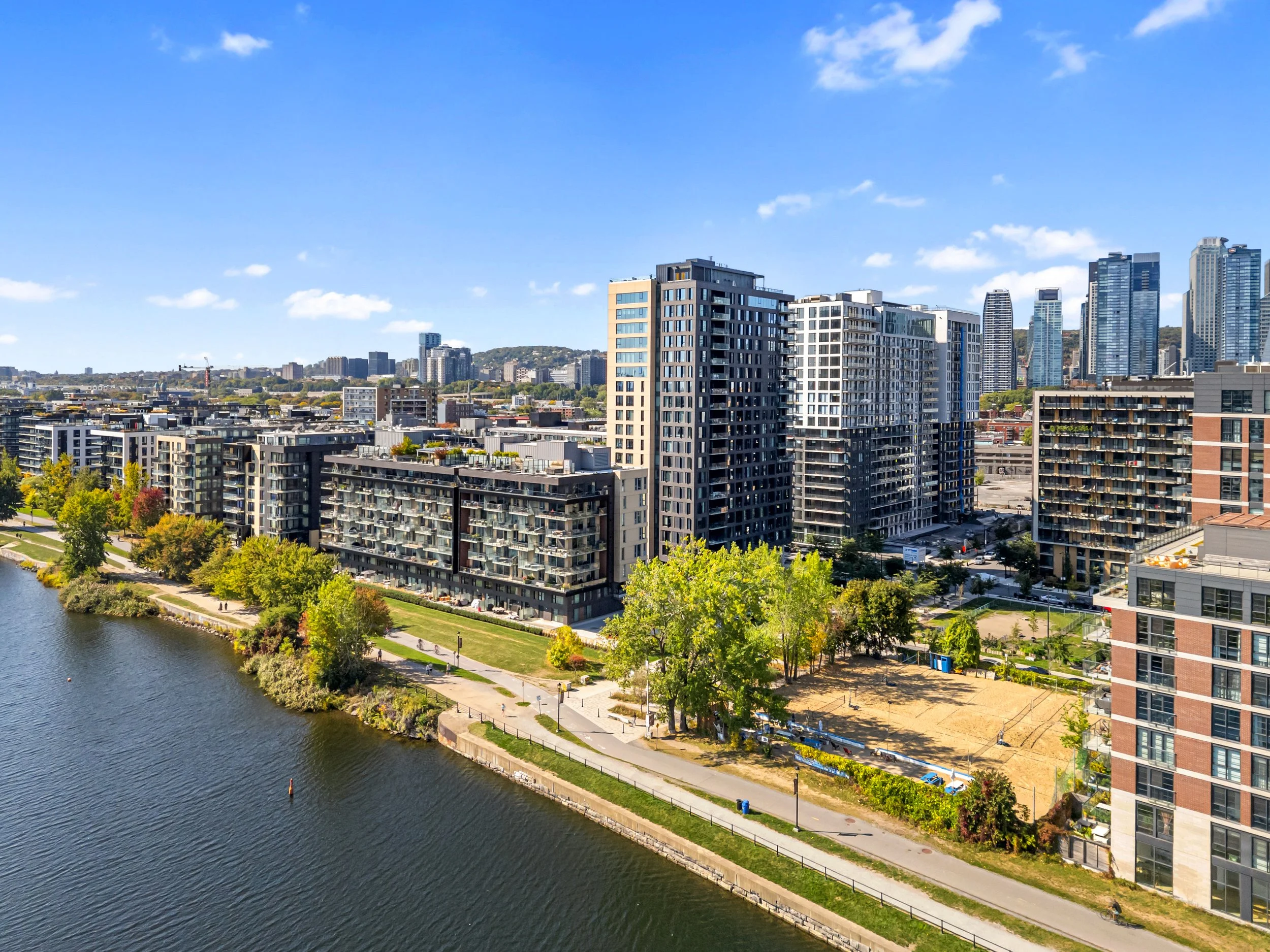 01_1458 Rue des Bassins, Montréal, QC.jpg