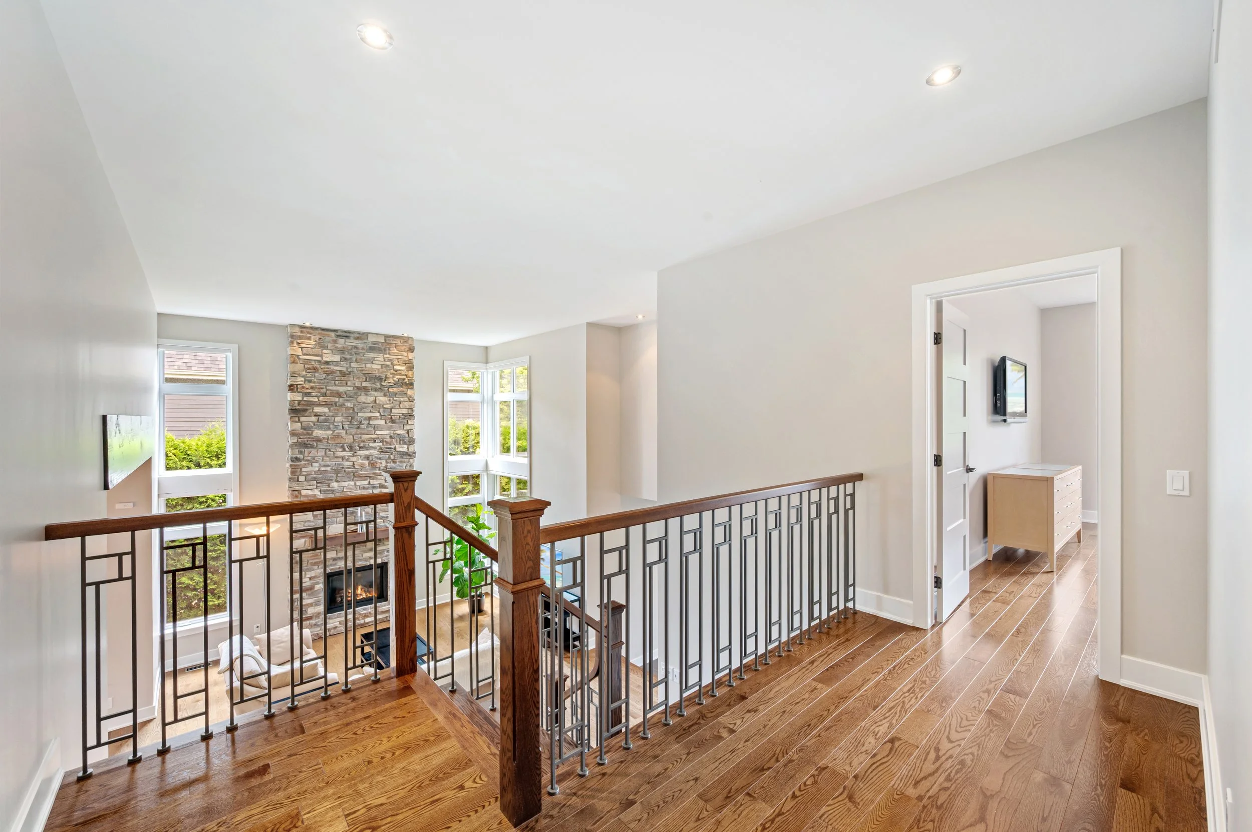 26_723 Rue des Passerins, Mont-Saint-Hilaire, QC.jpg