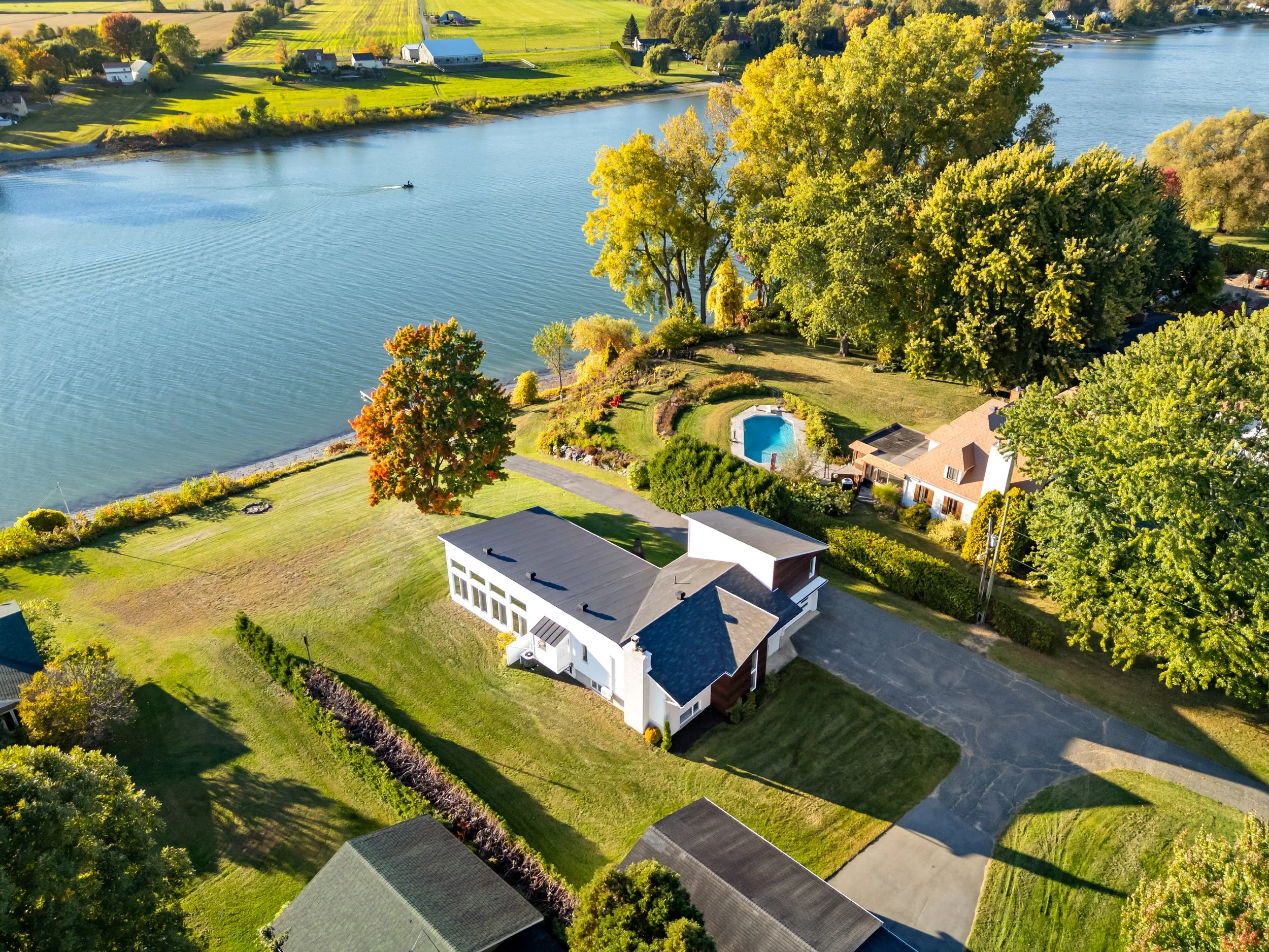 13_1924 Chem. des Patriotes, Saint-Ours, QC.jpg