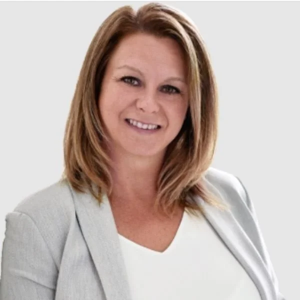 Annie daneau Review.jpg