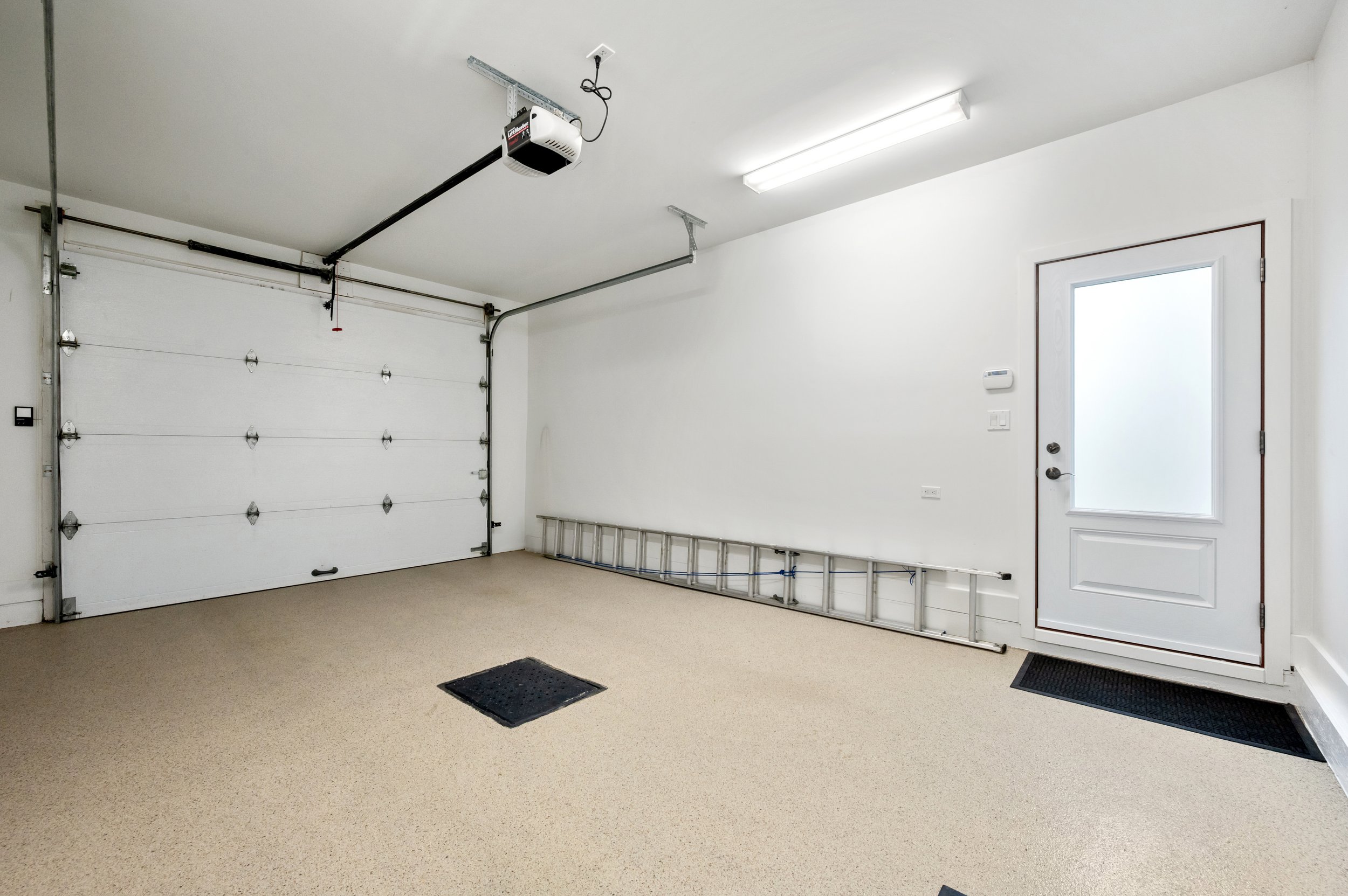 21_723 Rue des Passerins, Mont-Saint-Hilaire, QC.jpg