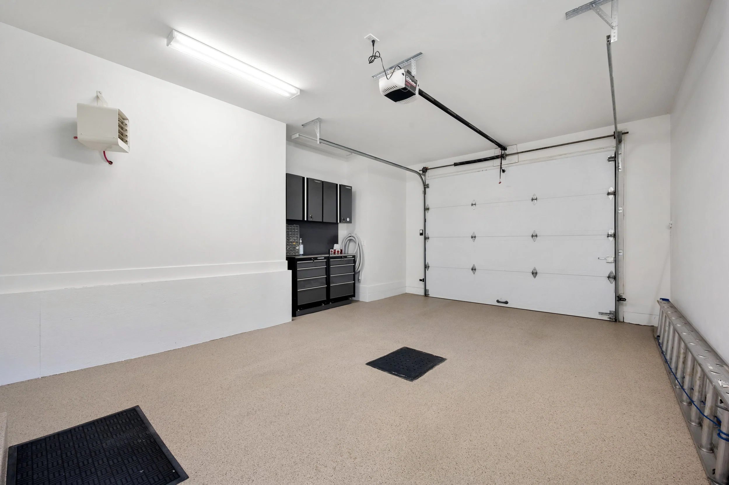 22_723 Rue des Passerins, Mont-Saint-Hilaire, QC.jpg