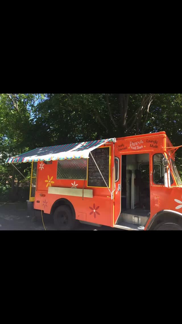 Hello, Friends & Neighbors!!!
Hope your summer is going well ❣️
Tomorrow, Tuesday July 1st is the day…
✨🌈PIPPY’S IN PARADISE!!!🌈✨
Tuesday evenings in July and August this summer we will have the truck at our venue Living Stone