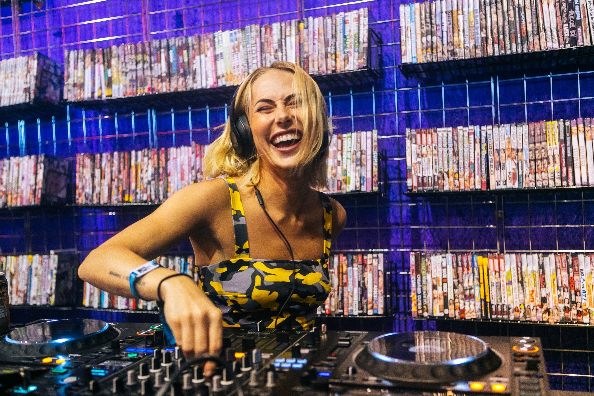 Complex_Con_2019_4Loko176.jpg
