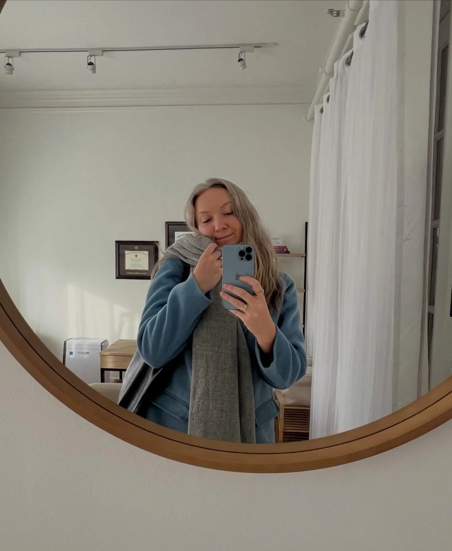 Hi hi 🤍 If we haven&rsquo;t met yet, I&rsquo;m Meaghan- acupuncturist and Traditional Chinese Medicine practitioner.

I help women step out of overwhelm and into regulation.

The sleeping-through-the-night life. The warm-hands-and-feet life. The per