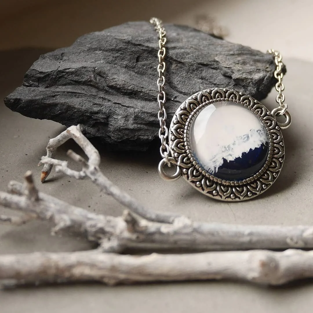 It's December now and christmas is coming soon! ☃️
Get 10 % by using the code  STAYHOME2020 in my etsy shop (link in bio). ❄️

Take care if each other and stay healthy. 🤗

#abart #etsyfinds #etsy #abartkunstfuchs #etsygifts #etsysale  #shopsmall #ch