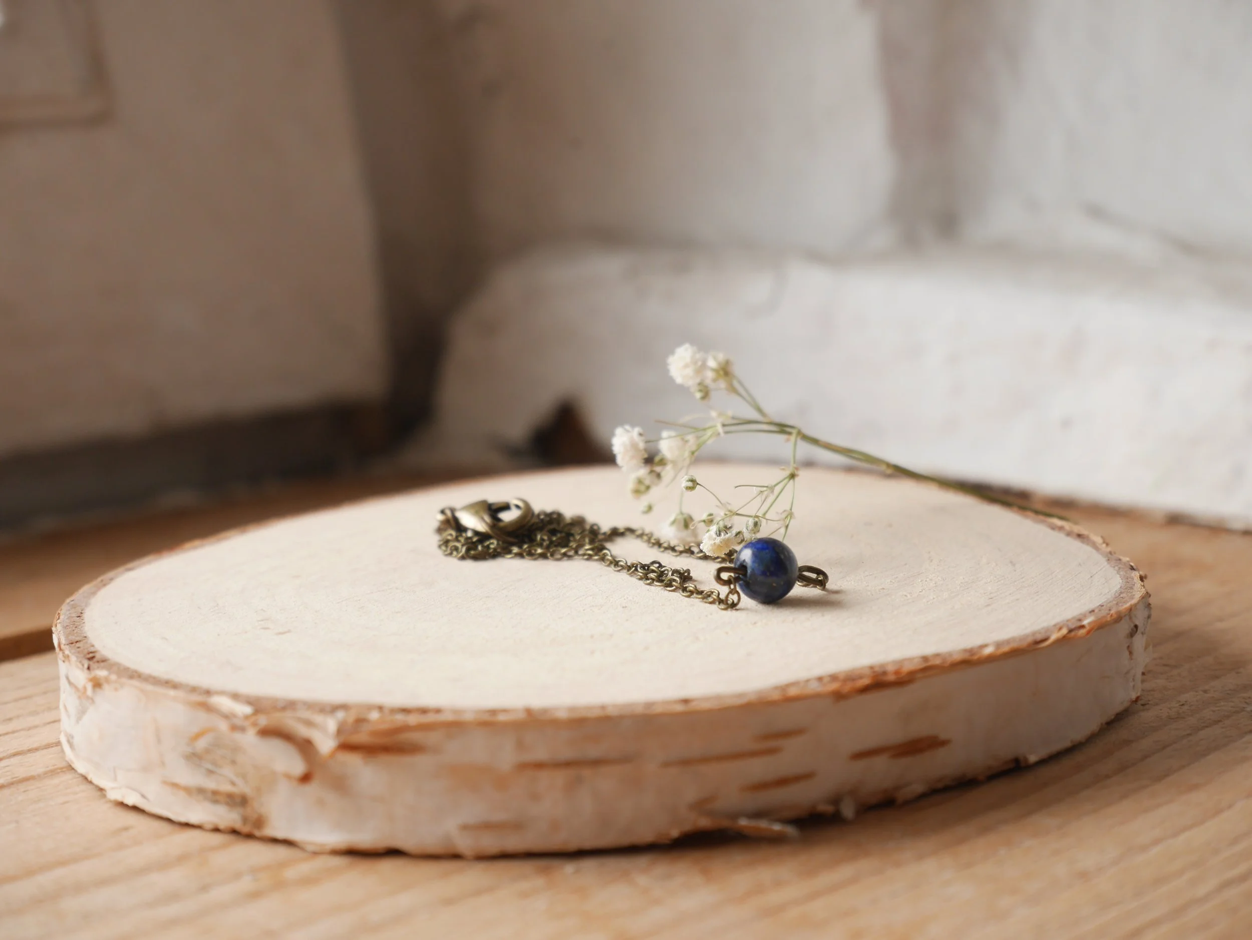 Kette mit Lapislazuli-Perle