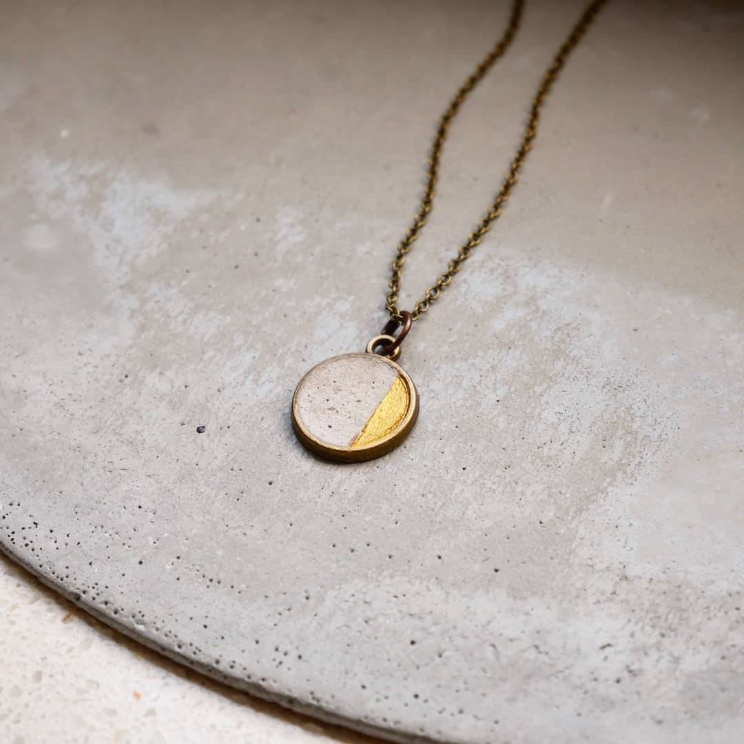 https://i.etsystatic.com/15386668/r/il/552f24/2088867609/il_fullxfull.2088867609_jn3m.jpg