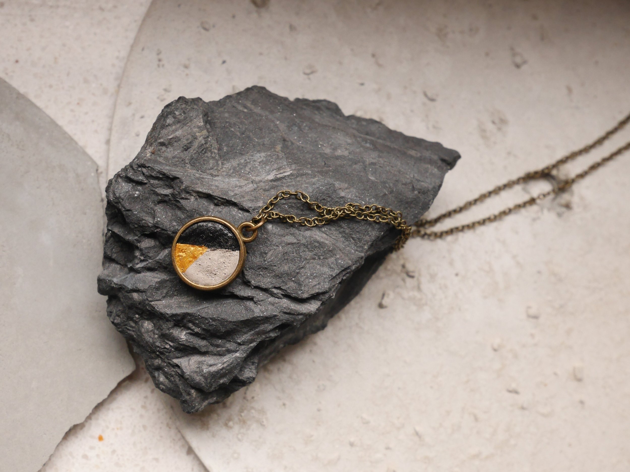 https://i.etsystatic.com/15386668/r/il/092c1a/2157118617/il_fullxfull.2157118617_mm61.jpg