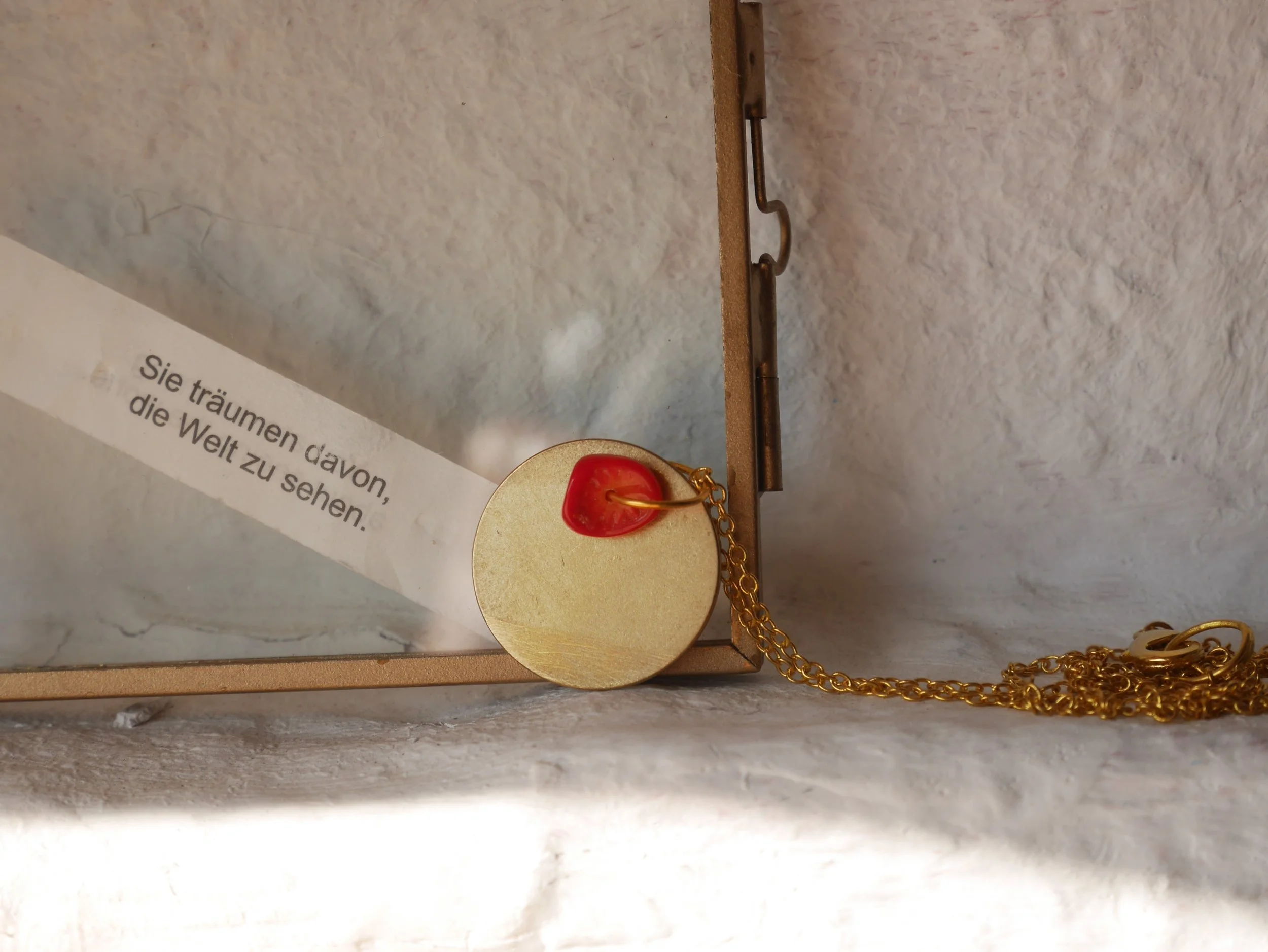 Halskette mit Anhänger