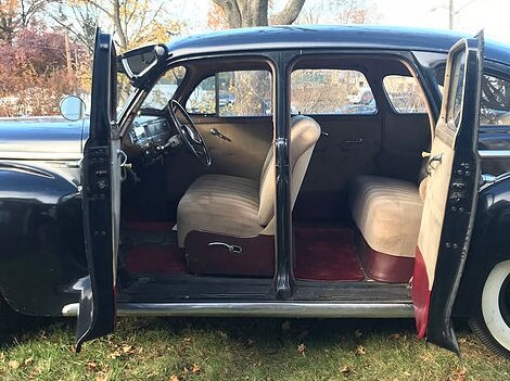 1950+plymouth+delux+int.jpg