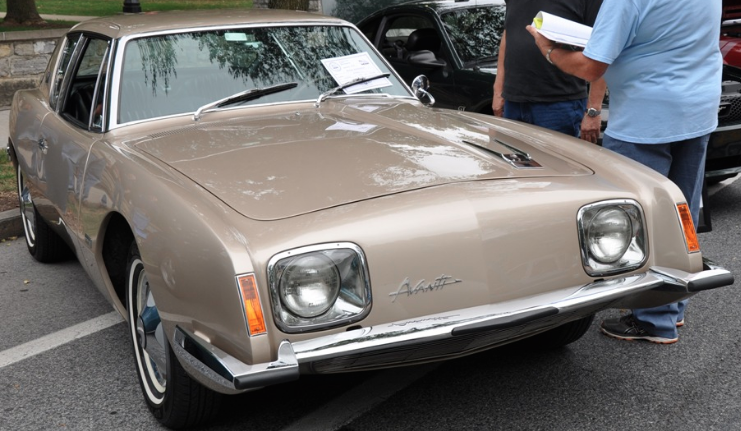 Rent+Studebaker+for+prop+photoshoot+picturecar.png