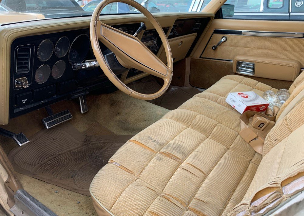 Chrysler Newport 2.jpg