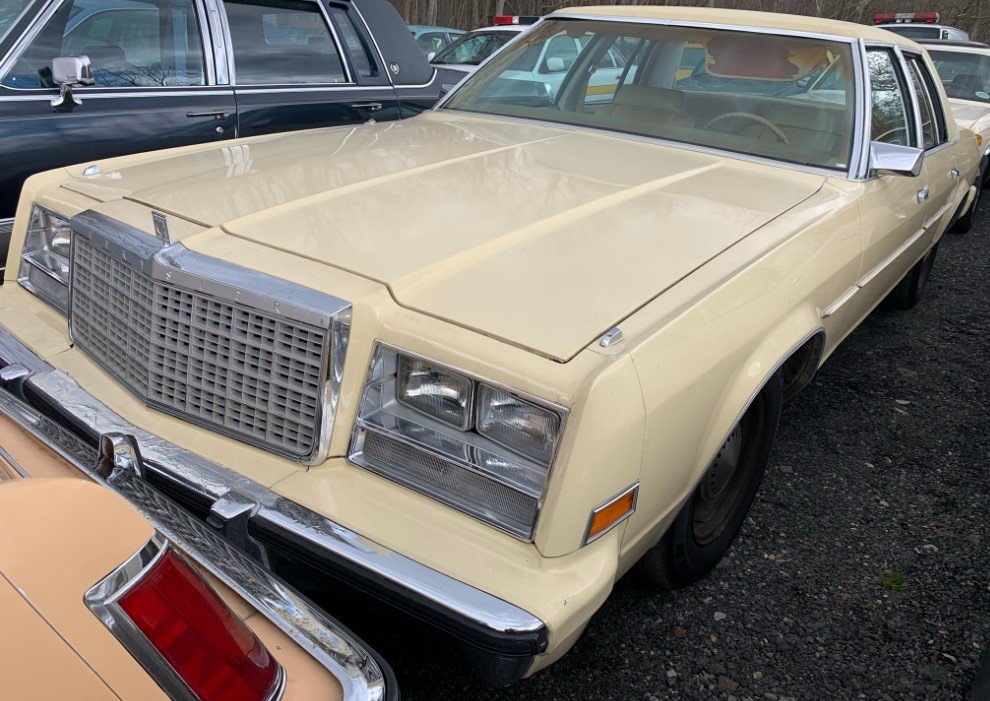 Chrysler Newport.jpg