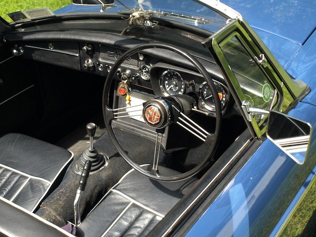 MGB LFA 953G (4).jpeg