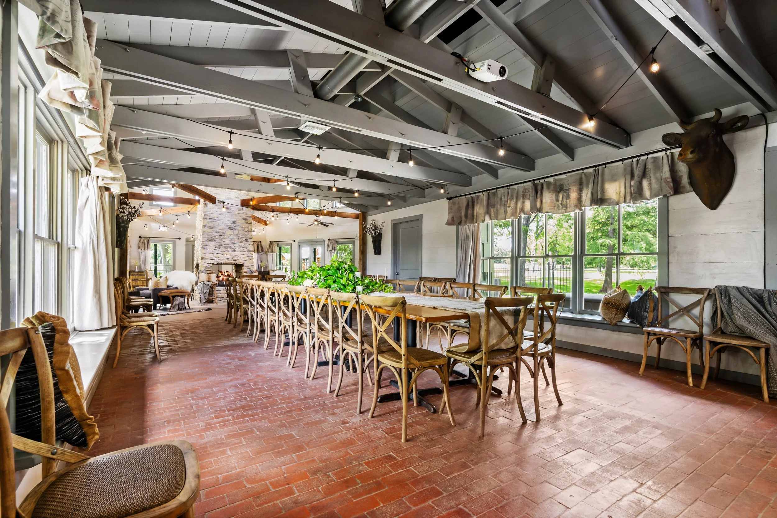 Family Reunion Venues in Central Texas: Why First-Timers Love Spring ...