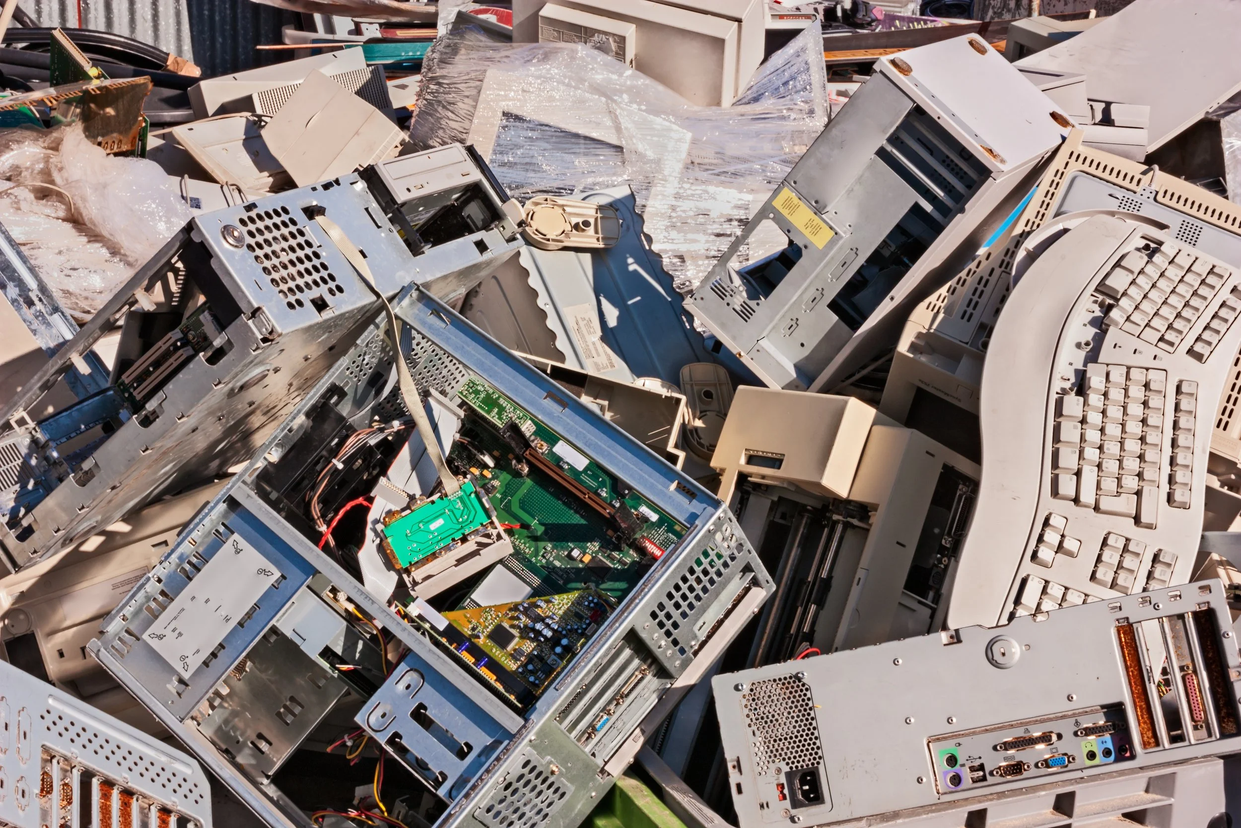 Where Can I Recycle E-Waste in Los Angeles? banner image