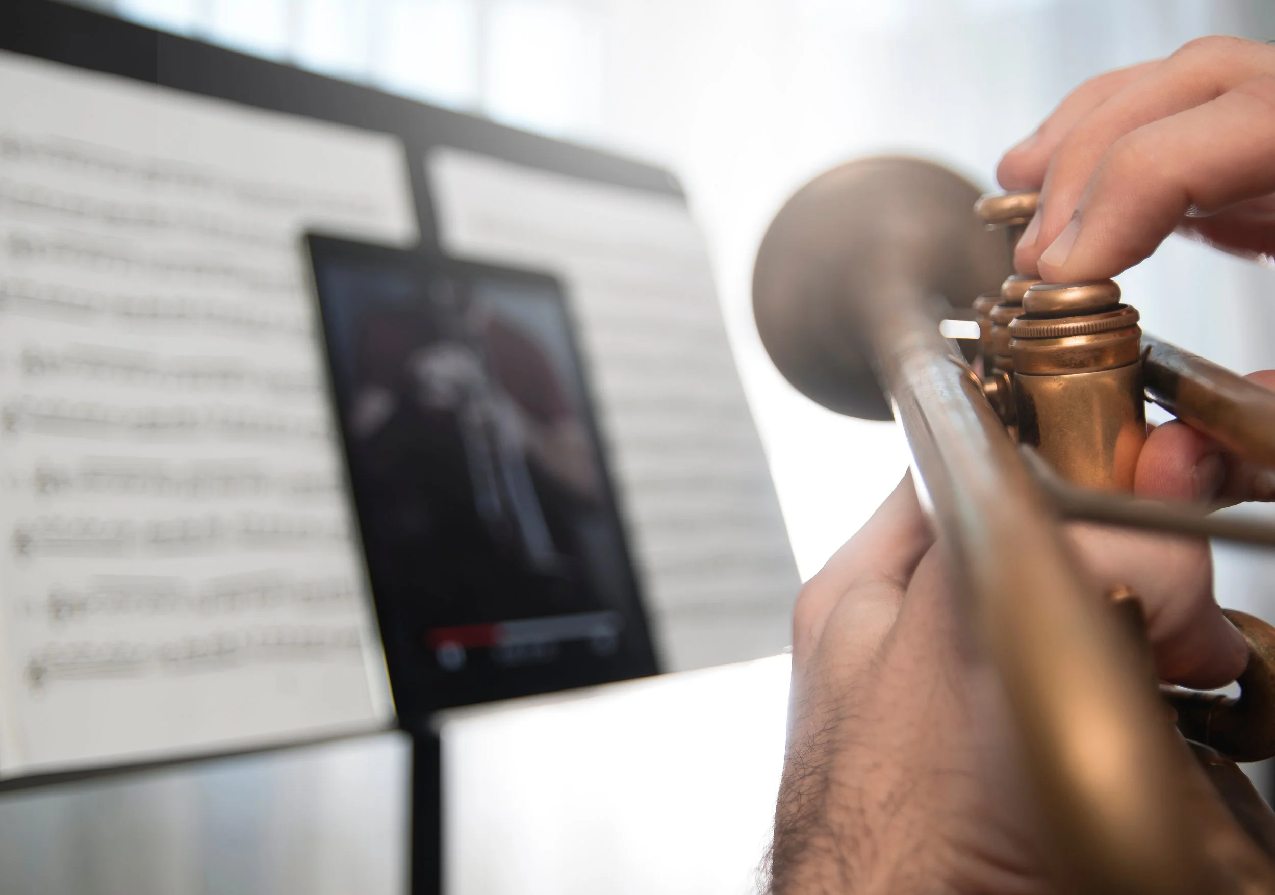 Free Websites to Use When Learning to Play a Musical Instrument banner image