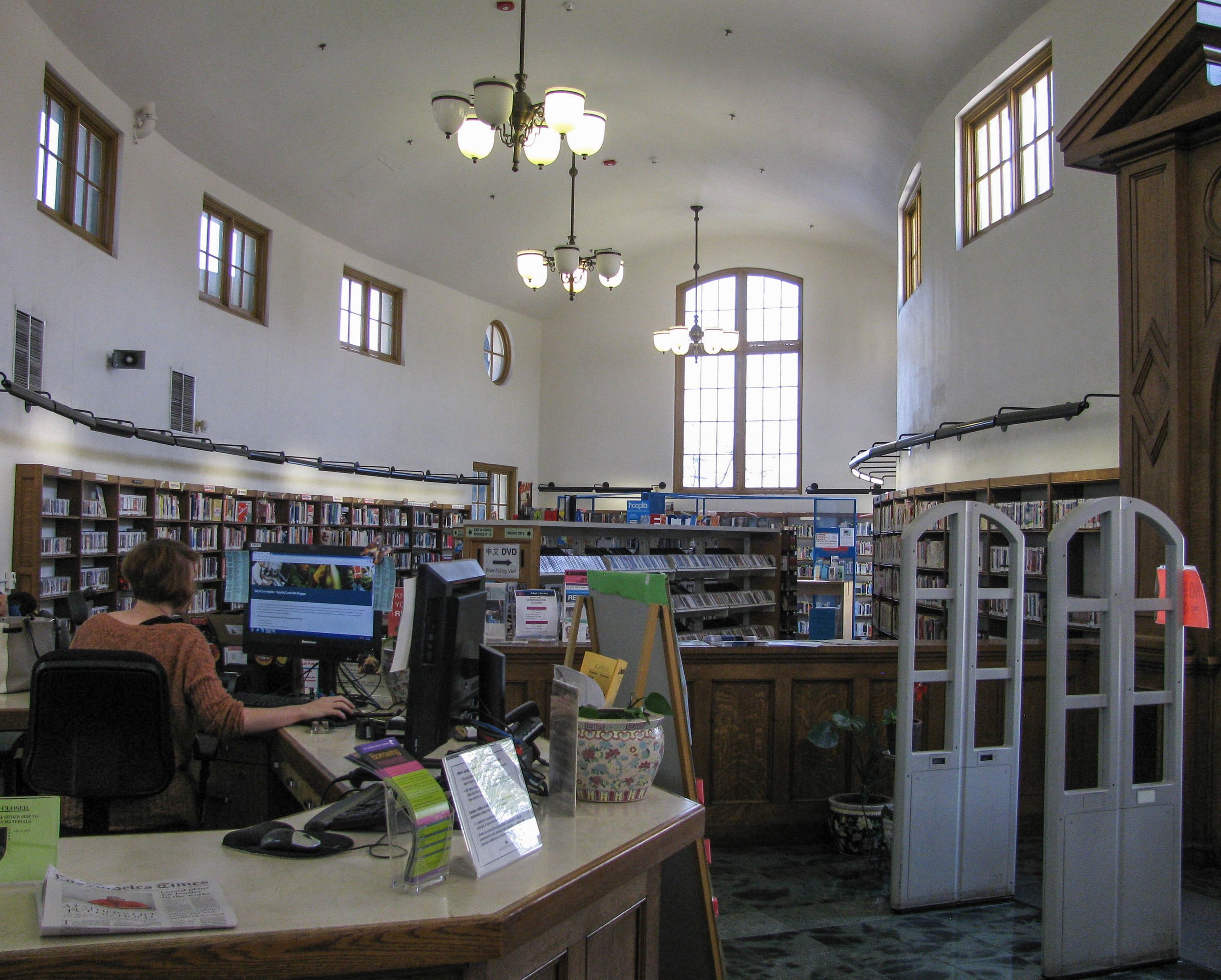 Computer Bundles Available From The Los Angeles Public Library banner image