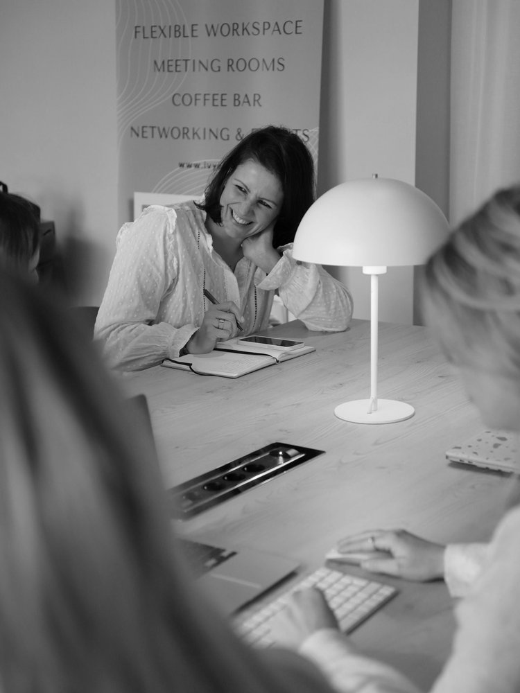 Ondernemer aan het werk bij Ivy Office