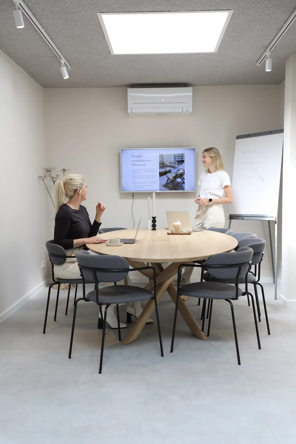 Meeting room bij Ivy Office