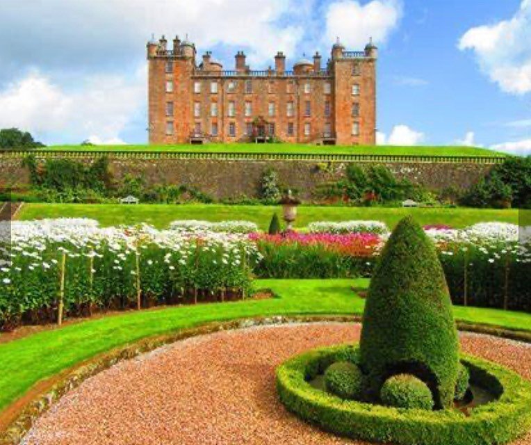 Signed, sealed and looking forward to delivering&hellip;.

My most ambitious tour yet has been confirmed. We will be visiting: Chatsworth; Harewood; Raby; Alnwick; Floors; Hopetoun; Abbotsford; Dumfries; Culzean; Drumlanrig (pictured) ; Inverary; Gla