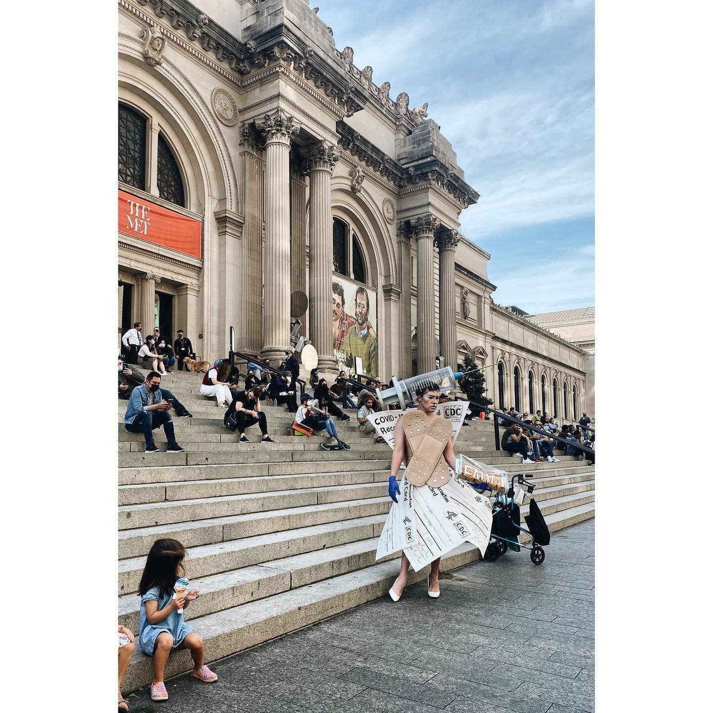 NYC is back 💉✨

.
.
.
.
.
.
.

#vsco #vscocam #photography #artofvisuals #explore #travel #destination #covid #cdcguidelines #instatravel #instadaily #liveauthentic #art #newyorkcity #nyc #ilovenewyork  #fashion #metmuseum #metropolitanmuseumofart #