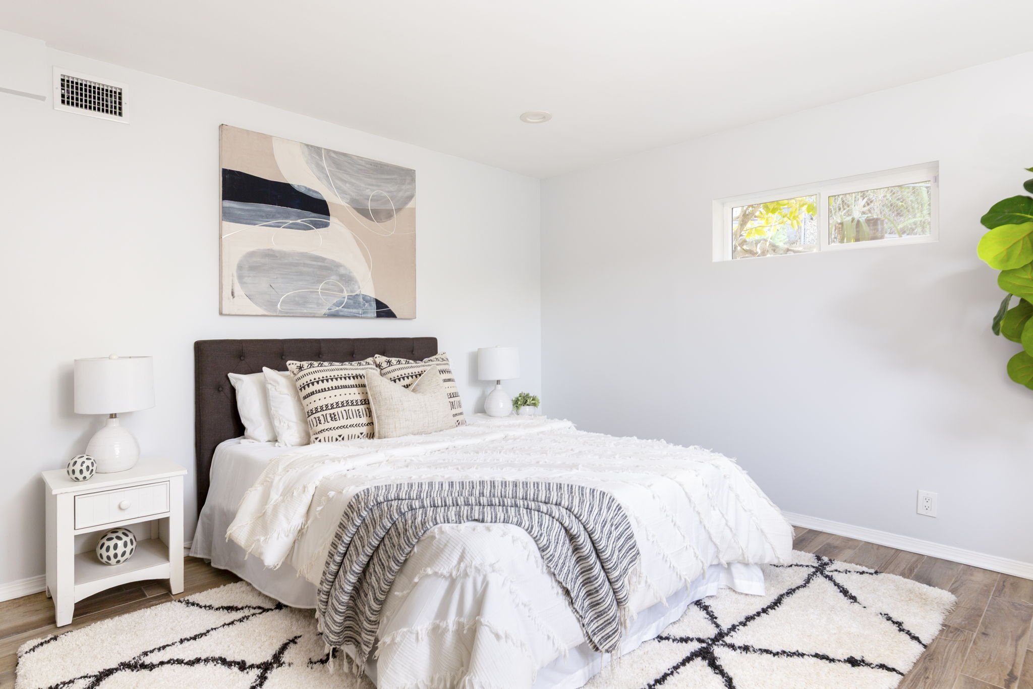 21 - 33-web-or-mls-5340 S Verdun Ave by Pierre Galant-33.jpg