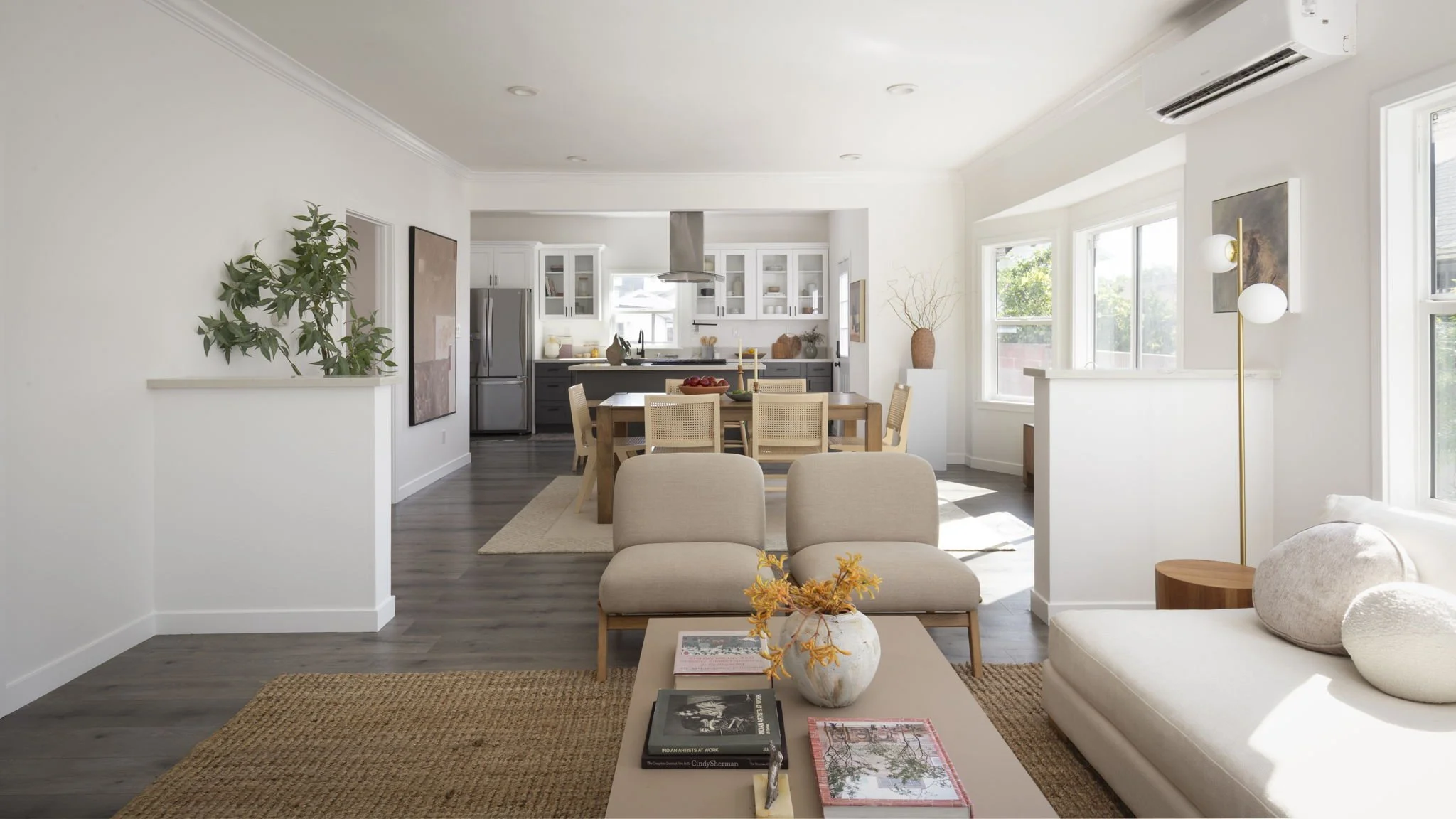 5-web-or-mls-1540 W 47th St by Pierre Galant-5.jpg