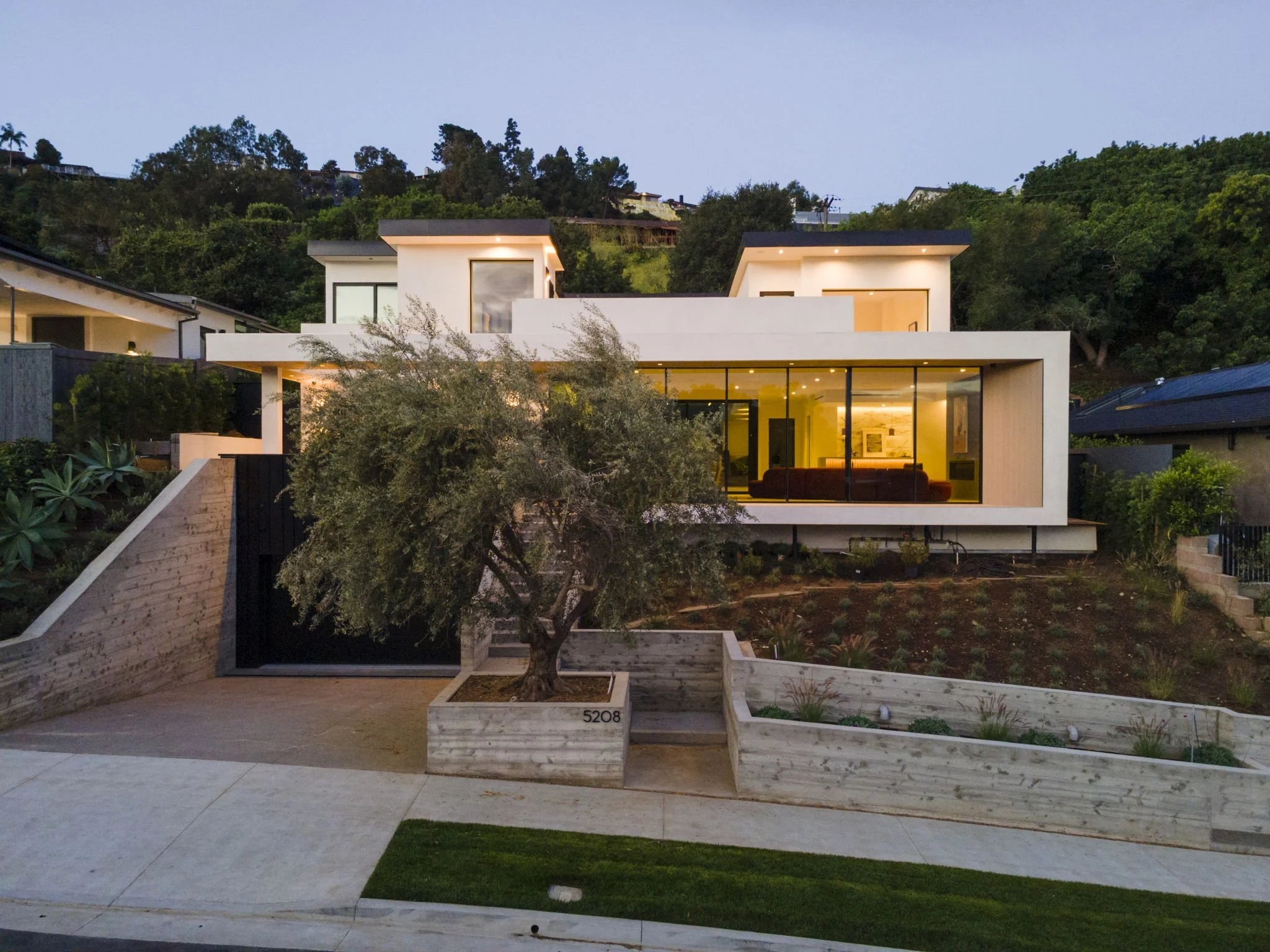 81-web-or-mls-5208 Sanchez Dr by Pierre Galant-79.jpg