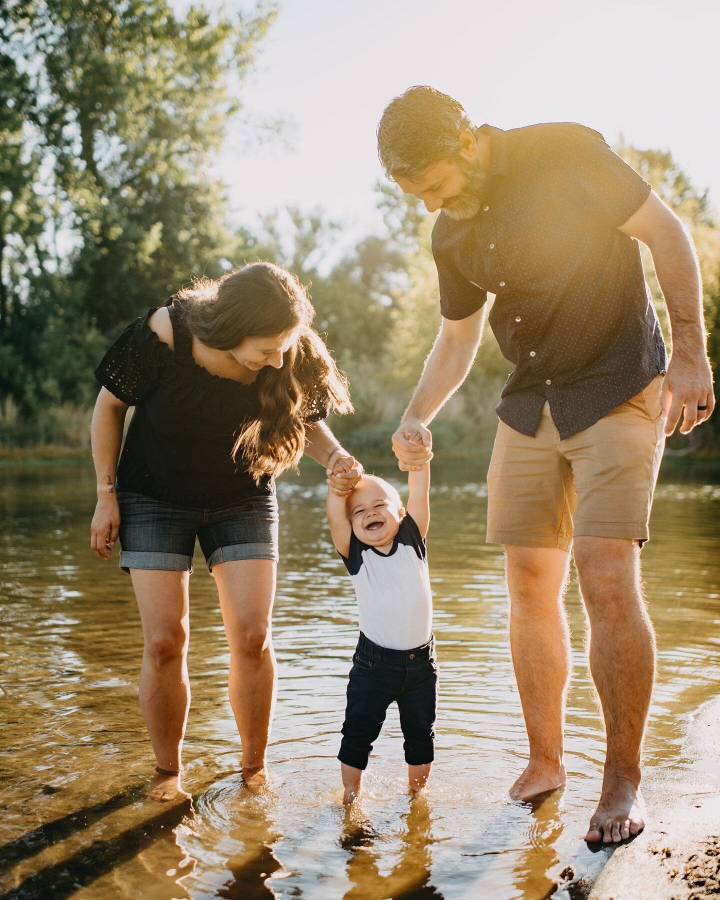 In 2017 I photographed Ryan and Mel&rsquo;s wedding in Graeagle and did a sunrise bridal session of them the following morning at the river. Now, 4 years later, we did another sunrise session but this time with their sweet baby boy ❤️ This career giv