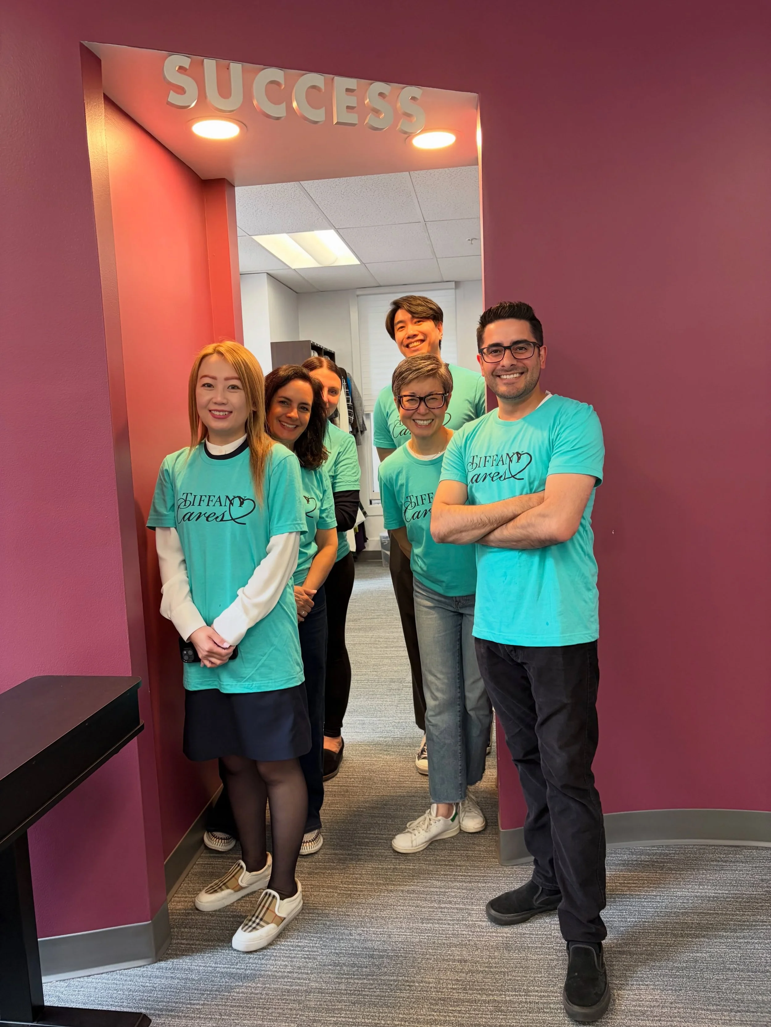 A huge thank you to our incredible corporate volunteers from Tiffany &amp; Co. for spending the day with us in the boutique! ✨

We were so grateful to welcome this amazing team as they helped prepare our space for clients. 

Each person took on an im