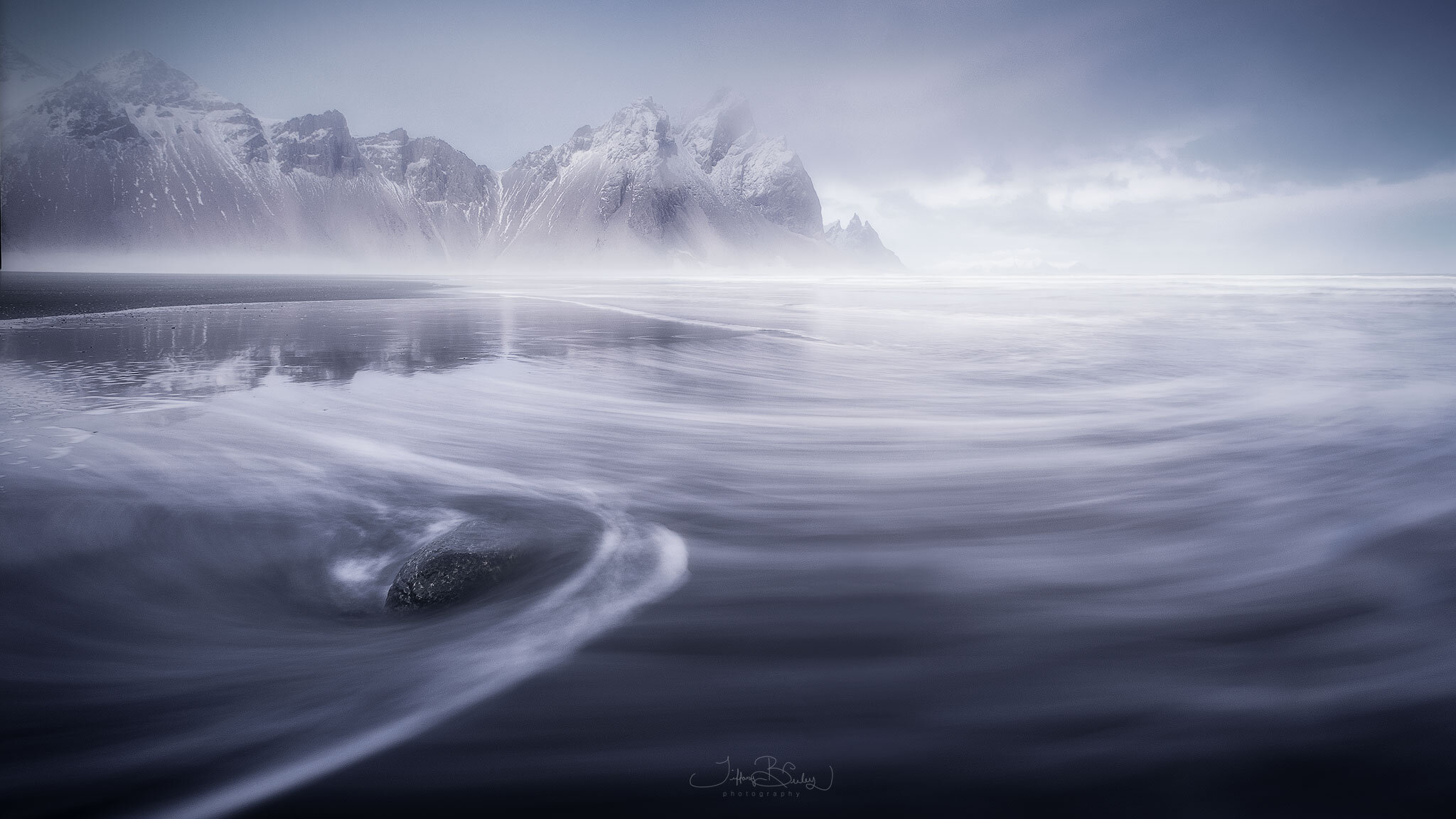 vestrahorn-with-logo.jpg