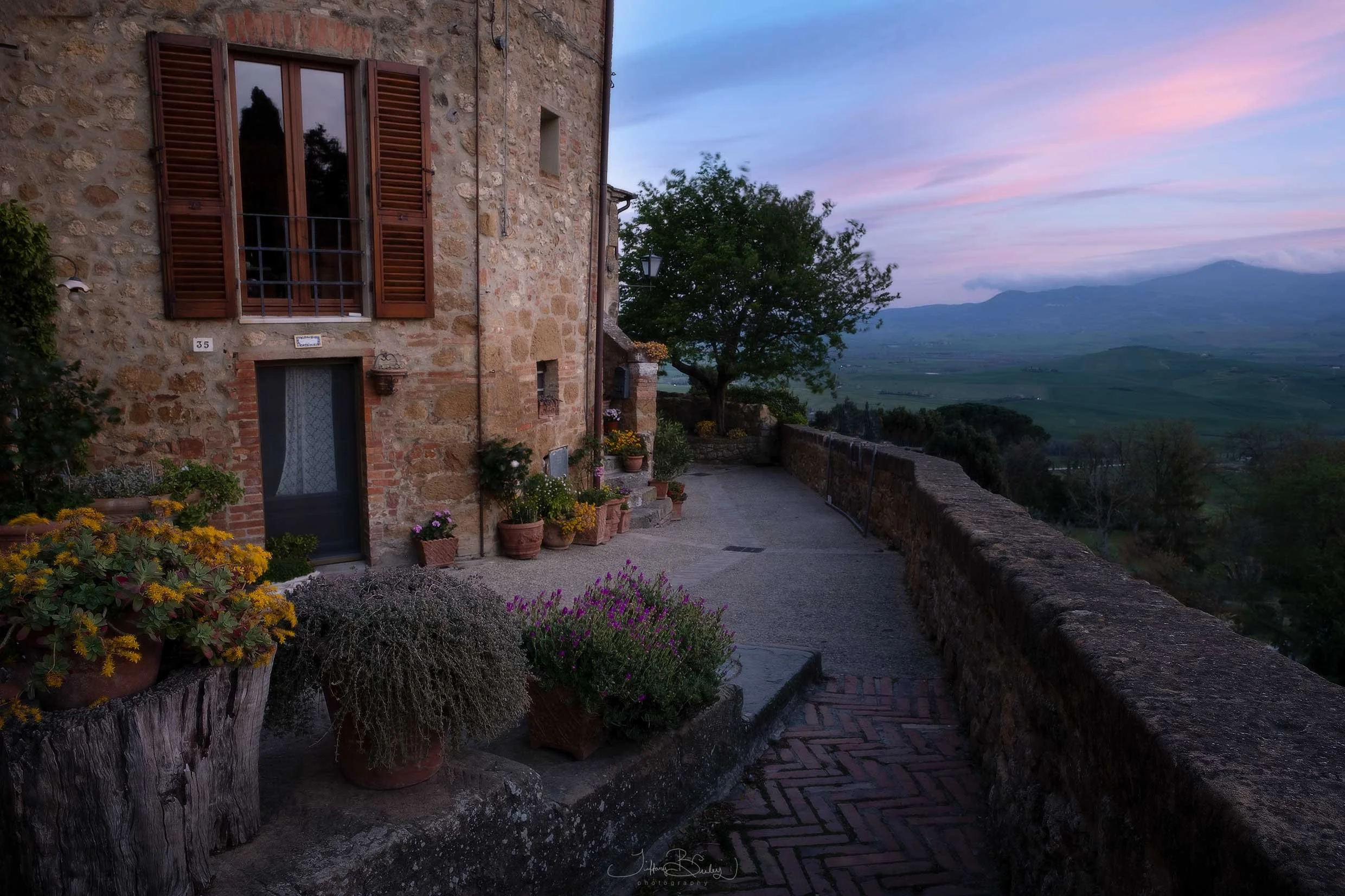 Pienza-Room-With-A-View-with-logo 2.JPG
