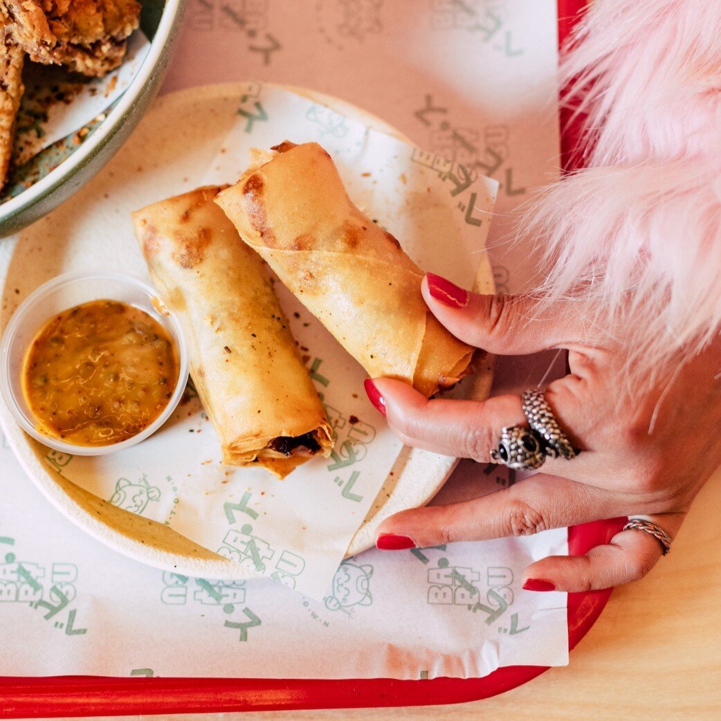 SPRING ROLL IS OUR FAVOURITE SEASON 🌷🌼🥢