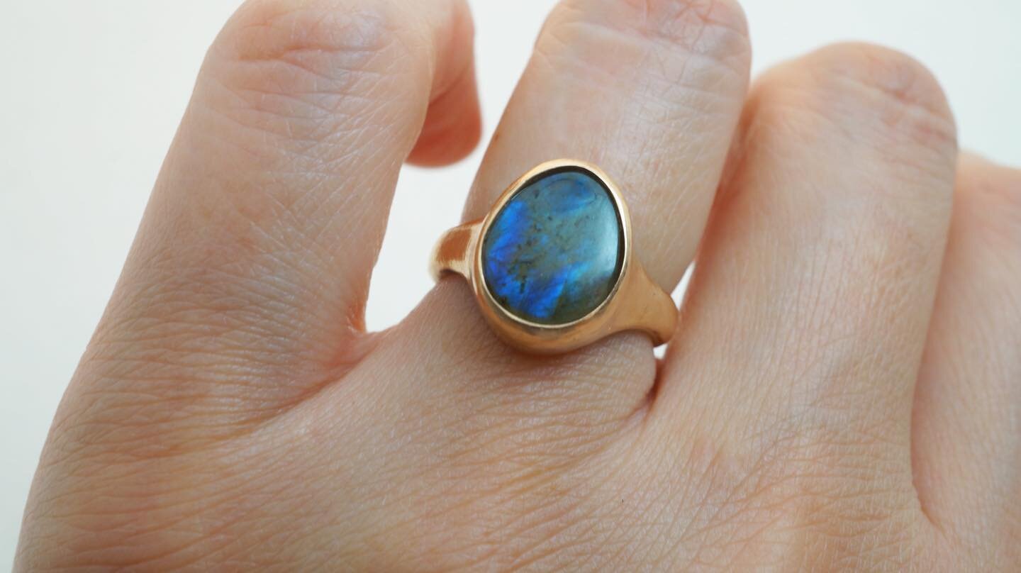 Don&rsquo;t sleep on labradorite! Gorgeous shades of moody blues and greys in this custom cut stone🌊

We melted down some heirloom gold pieces that had been sitting in a jewellery box for years, and made this beauty that not only has sweet sentiment