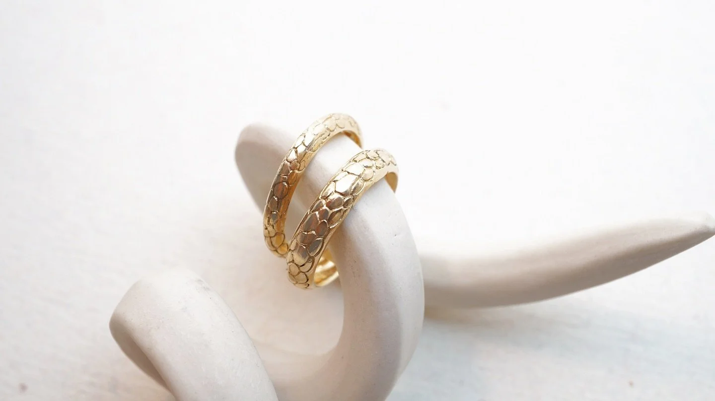 The Ana rings🐍

These golden beauties have a perfectly understated snakeprint pattern - amazing and somewhat minimal on their own, but also a great way to add texture to your other pieces✨✨

#archerade #handmadejewellery #customjewelry #torontojewel