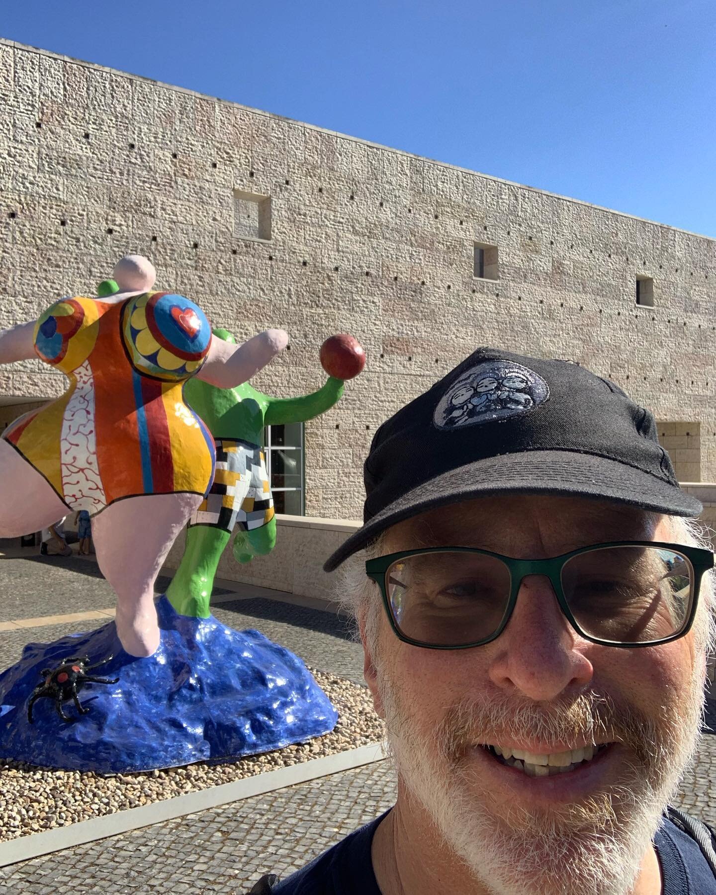 Nikki Saint de Phalle always makes me happy. #artontheroad #womensculptor #artthatmakesyouhappy #artthatmakesyousmile #lisbon #lisboa #lisbonportugal