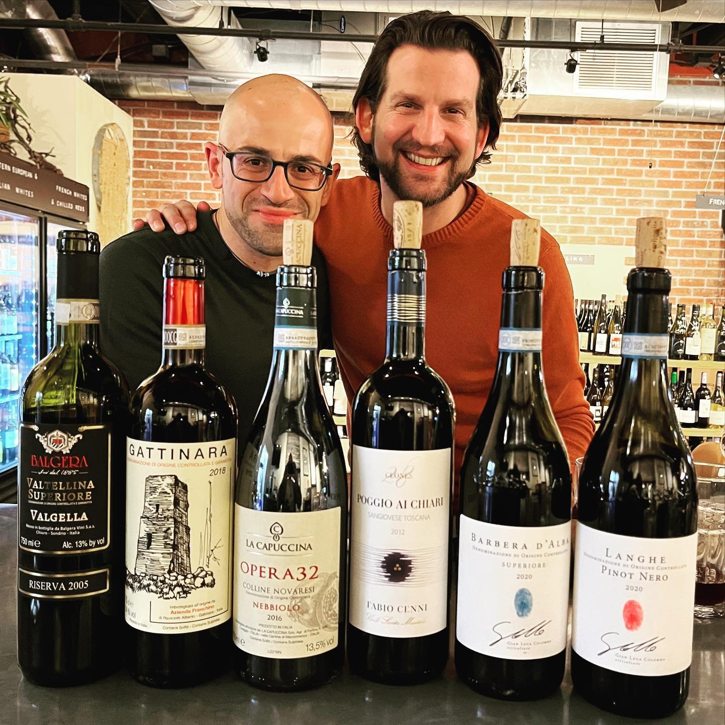 When @willdinunzio and I meet to catch up, it ends up often being a Sangiovese Vs Nebbiolo showdown 😂 (with a couple more wines thrown in for good measure) 😜🍷🇮🇹 great to see you Will!😃👍🏻

Thank you 🙏🏻 for the 📸 and hospitality @chabela_t @