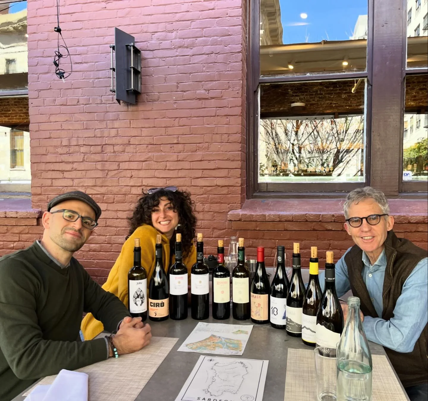 Geeking out about Southern Italy 🤓🇮🇹🍷with the precious assistance of @meemersbud @cittavino_co 

With the additions of Dettori, Palmento Costanzo, Vumbaca and soon Porta del Vento the Southern Italy portion of our portfolio is finally taking shap