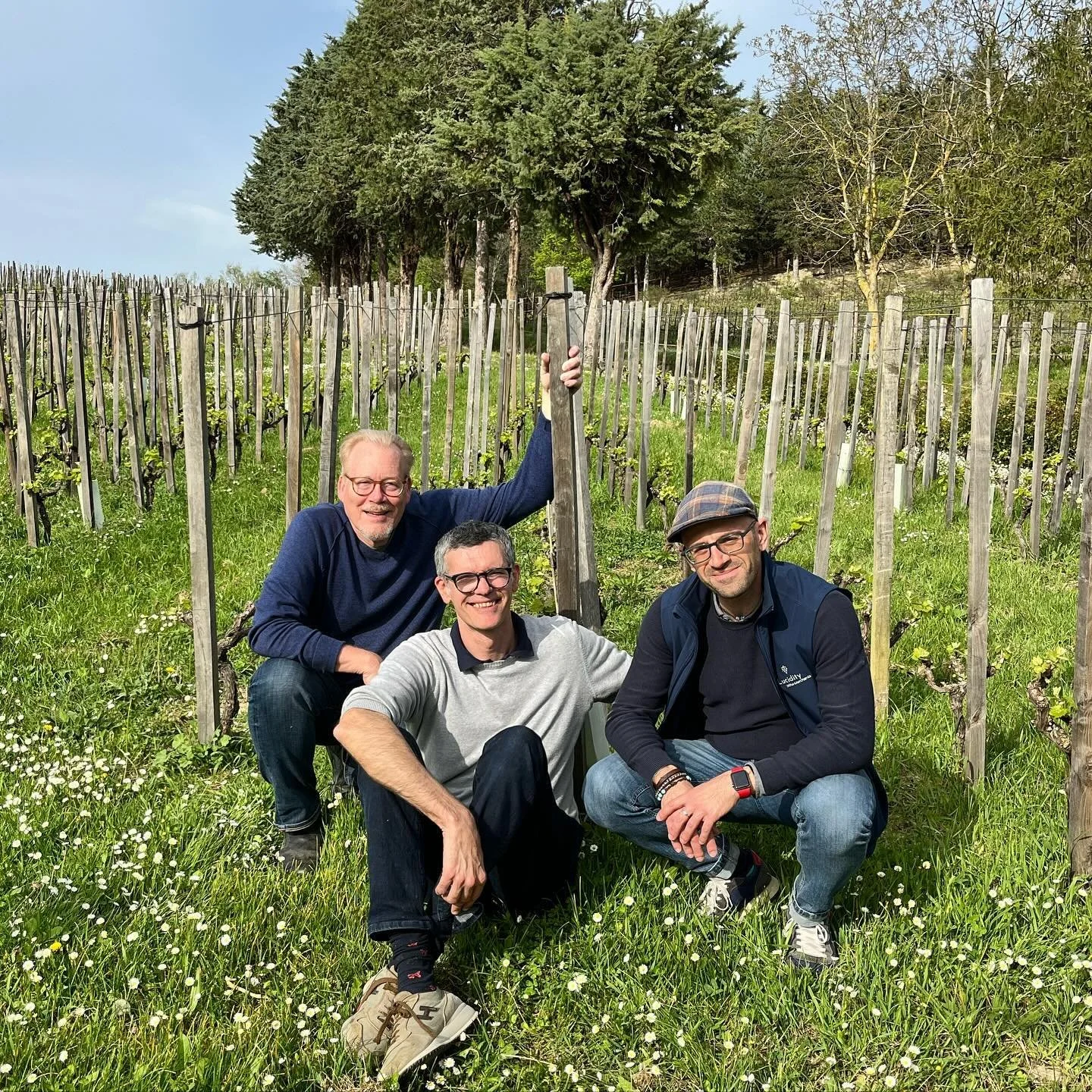 The magic of @villapapiano 😍🇮🇹: Apennines+forest+sandstone&hellip;and the Bordinis 😊👏🏻.
The combination of these elements creates wines that are full of vibrant flavors and vital energy. 

Pictured here:
1 &amp; 2: Giuseppe, Dave and Francesco
