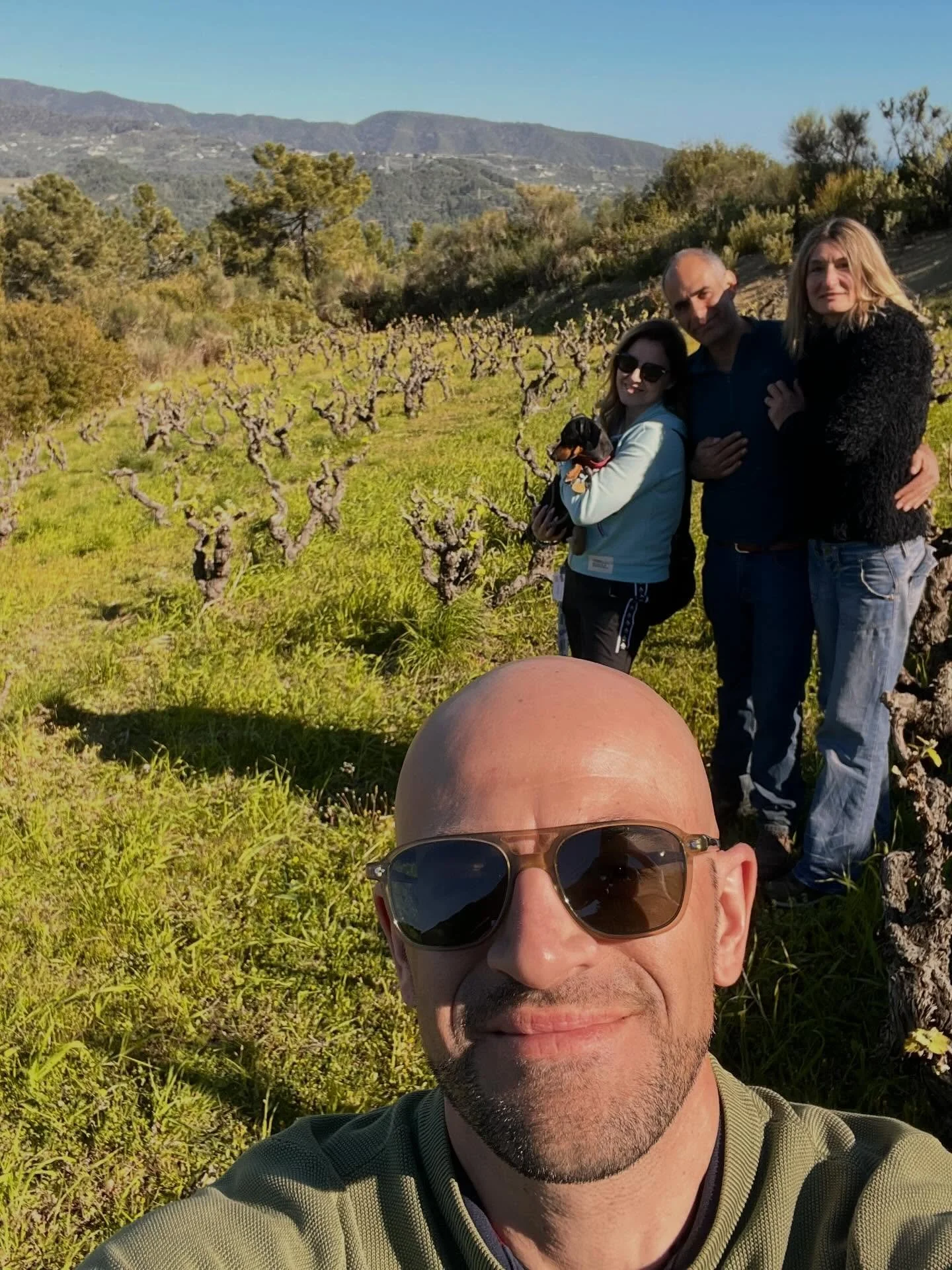 A day in #dolceacqua with @robertorondellivini 🇮🇹🍷🤩 

Such a gorgeous day in this magical place, where the Alps meet the Mediterranean, a stone throw away from France&rsquo;s C&ocirc;te Azure. Vineyards here grow on steep slopes, surrounded by Me