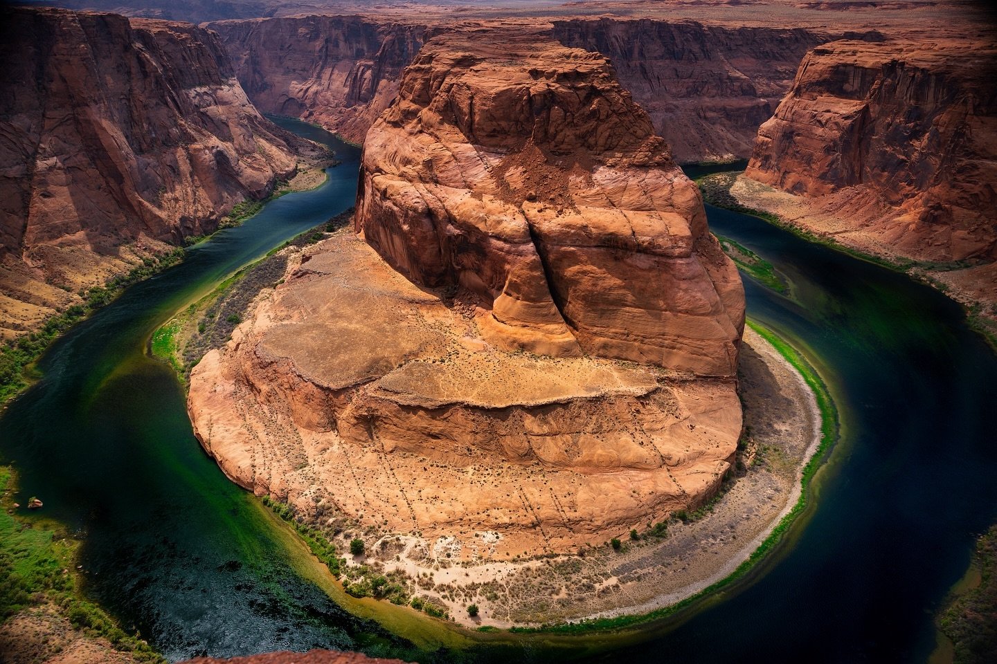 🌄 Rediscovering Horseshoe Bend: My Personal Take on an Instagram Icon 🌄

Horseshoe Bend&mdash;it&rsquo;s one of those places that&rsquo;s become almost a rite of passage for photographers. You&rsquo;ve probably seen it on your feed a hundred times,